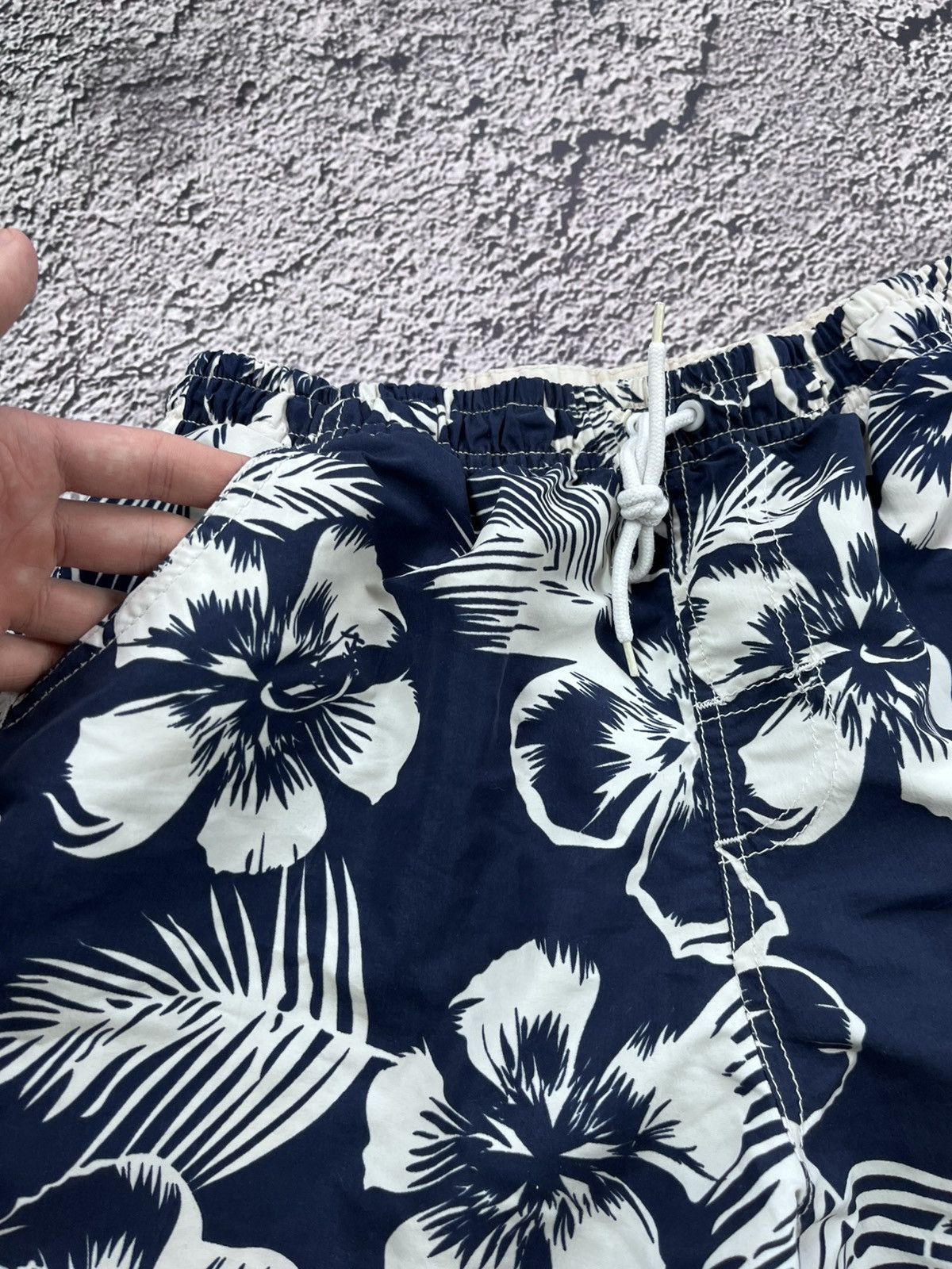 Vintage Vintage 90s art shorts streetwear Hawaiian style size S Size US 30 / EU 46 - 4 Thumbnail