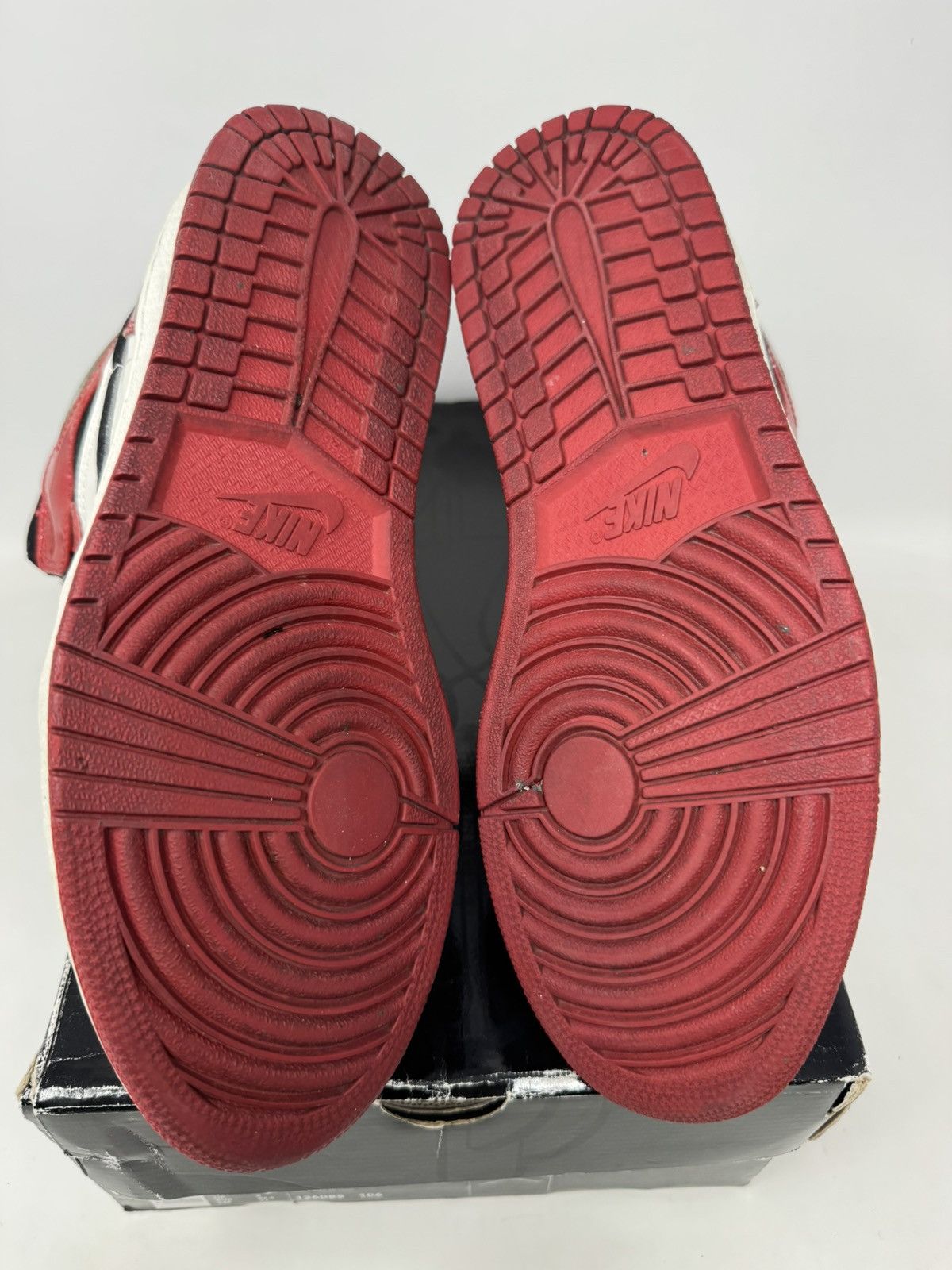 Jordan Brand Nike Air Jordan 1 Retro Patent Chicago Bulls 2003 Size US 9 / EU 42 - 6 Thumbnail