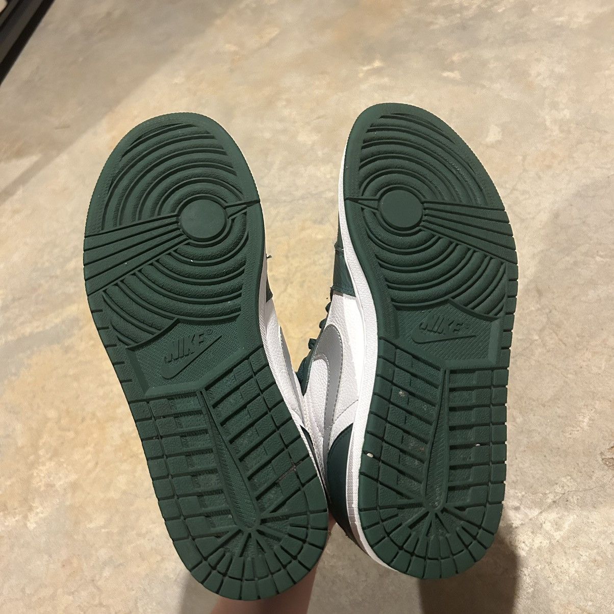 Jordan Brand × Nike Air Jordan 1 Retro High OG Gorge Green 2022 US 12 Size US 12 / EU 45 - 6 Thumbnail