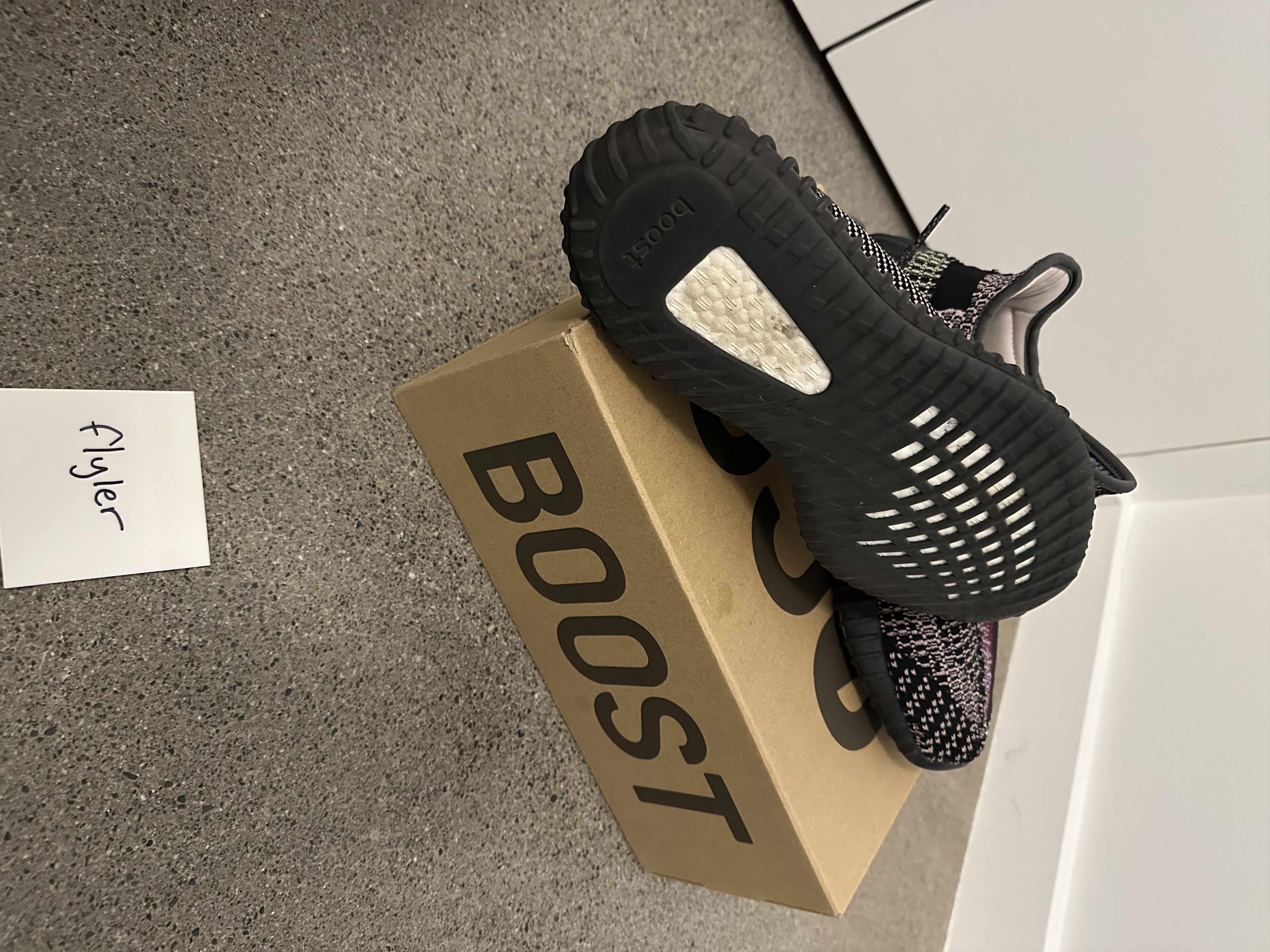 Yeezy Yeezy 350 V2 Yecheil Size US 8.5 / EU 41-42 - 2 Thumbnail