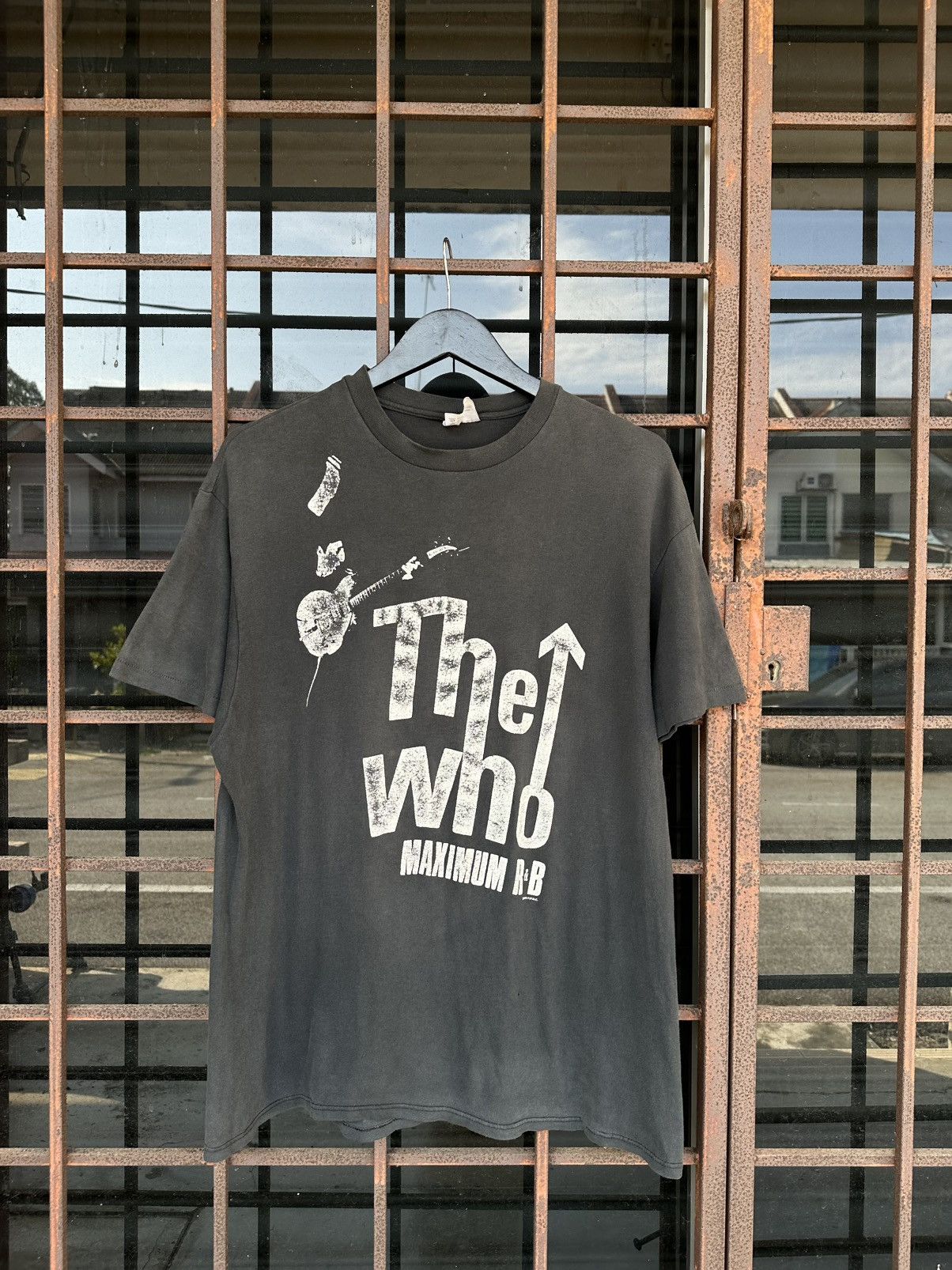 Vintage Thrashed THE WHO Thin Paper Faded Distressed ERD GRUNGE Size US XL / EU 56 / 4 - 3 Thumbnail
