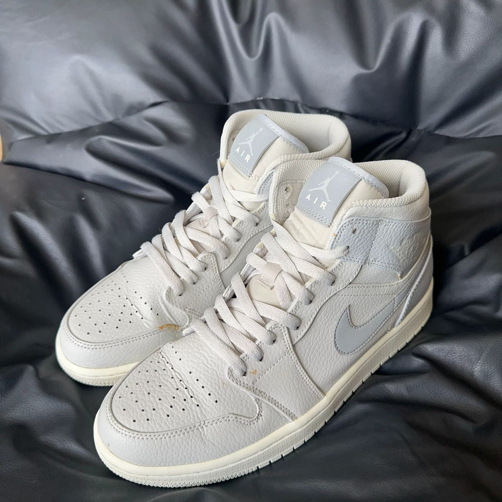 Nike Nike White Lowtop Sneakers 43 Men Size US 10 / EU 43 - 1 Thumbnail