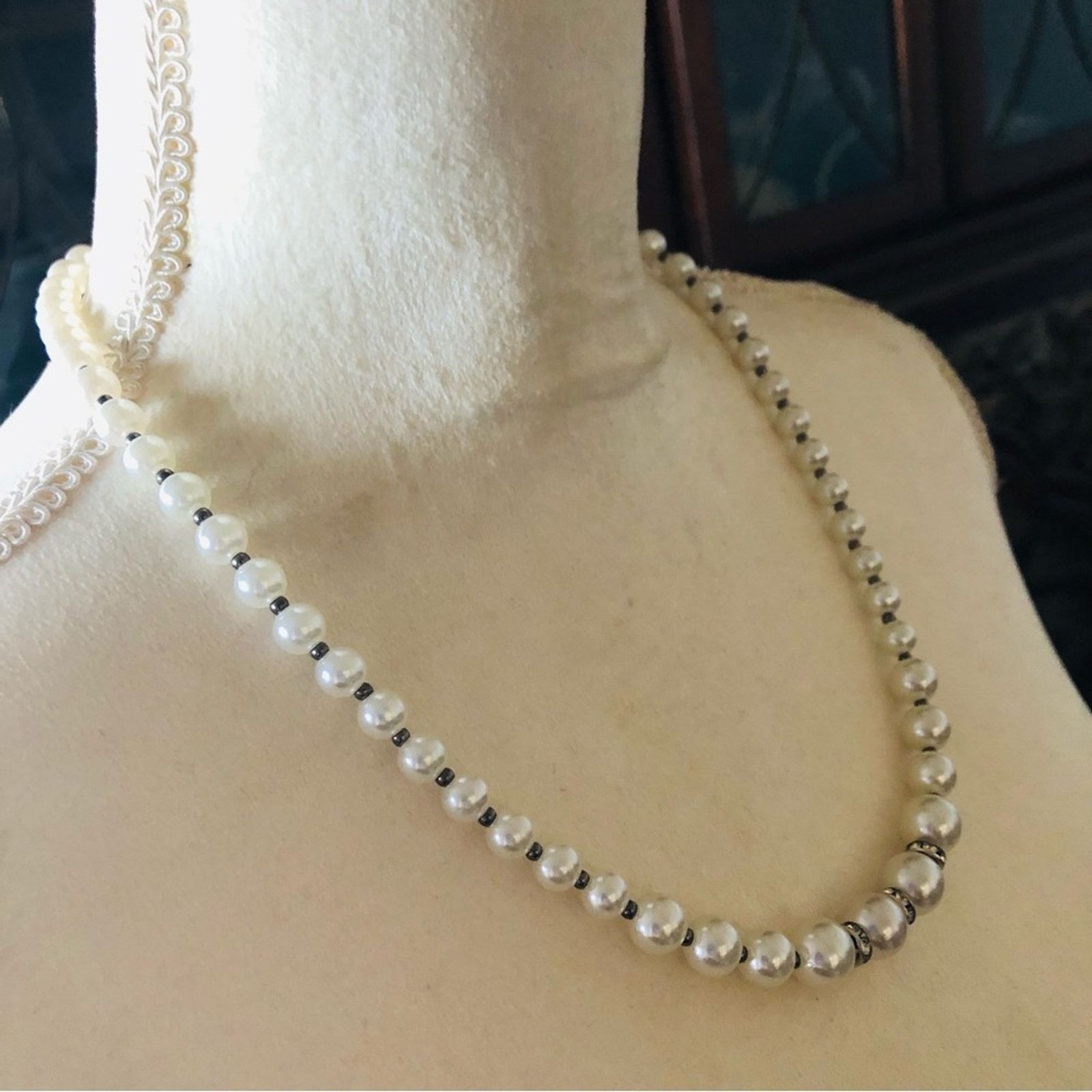 Handmade Handcrafted repurpose salvaged pearl bead necklace Size ONE SIZE - 3 Thumbnail