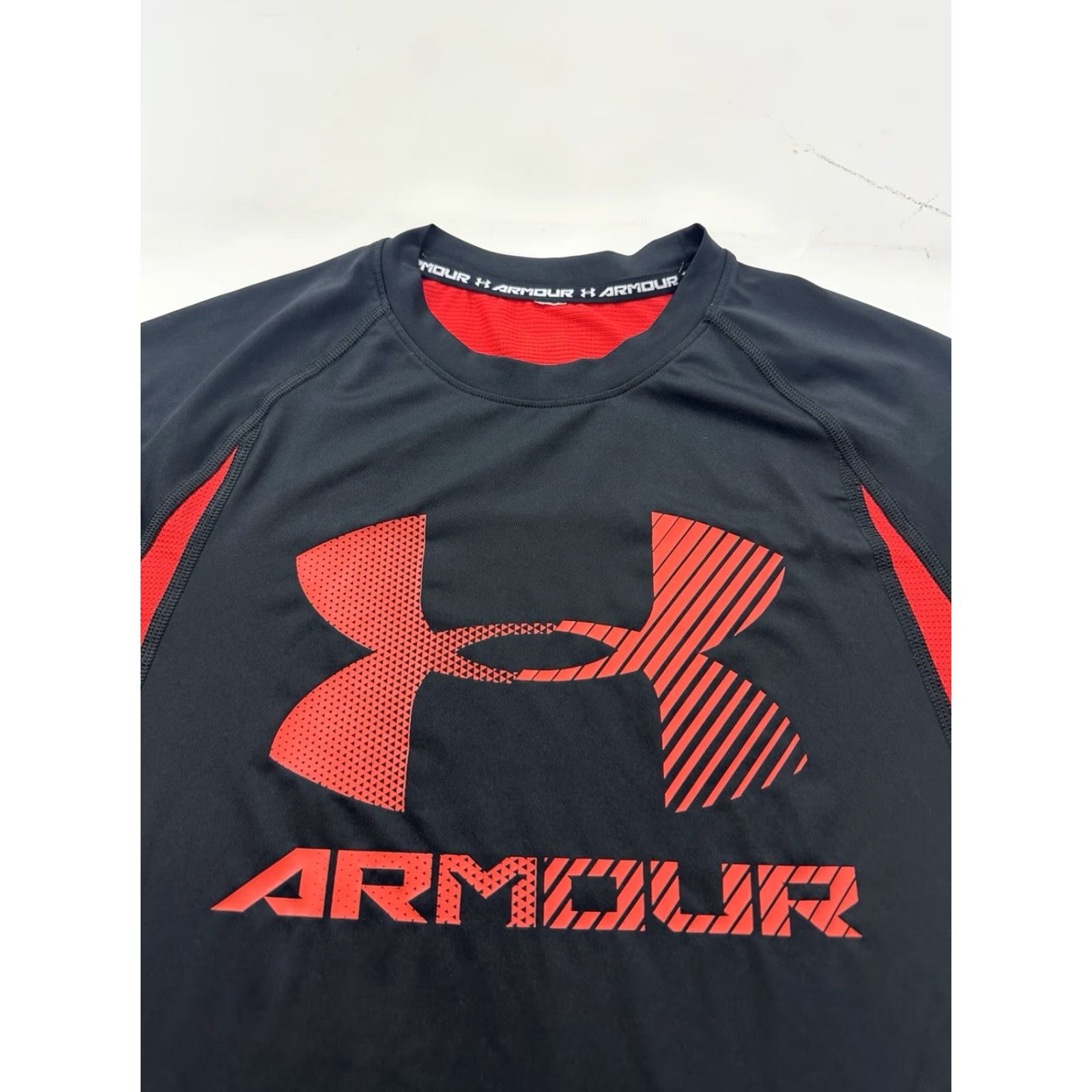 Under Armour Under Armour Shirt Mens Small Black Short Sleeve Training Gym & Weightlifting T-Shirt Athletic Fit Logo Size US S / EU 44-46 / 1 - 2 Thumbnail