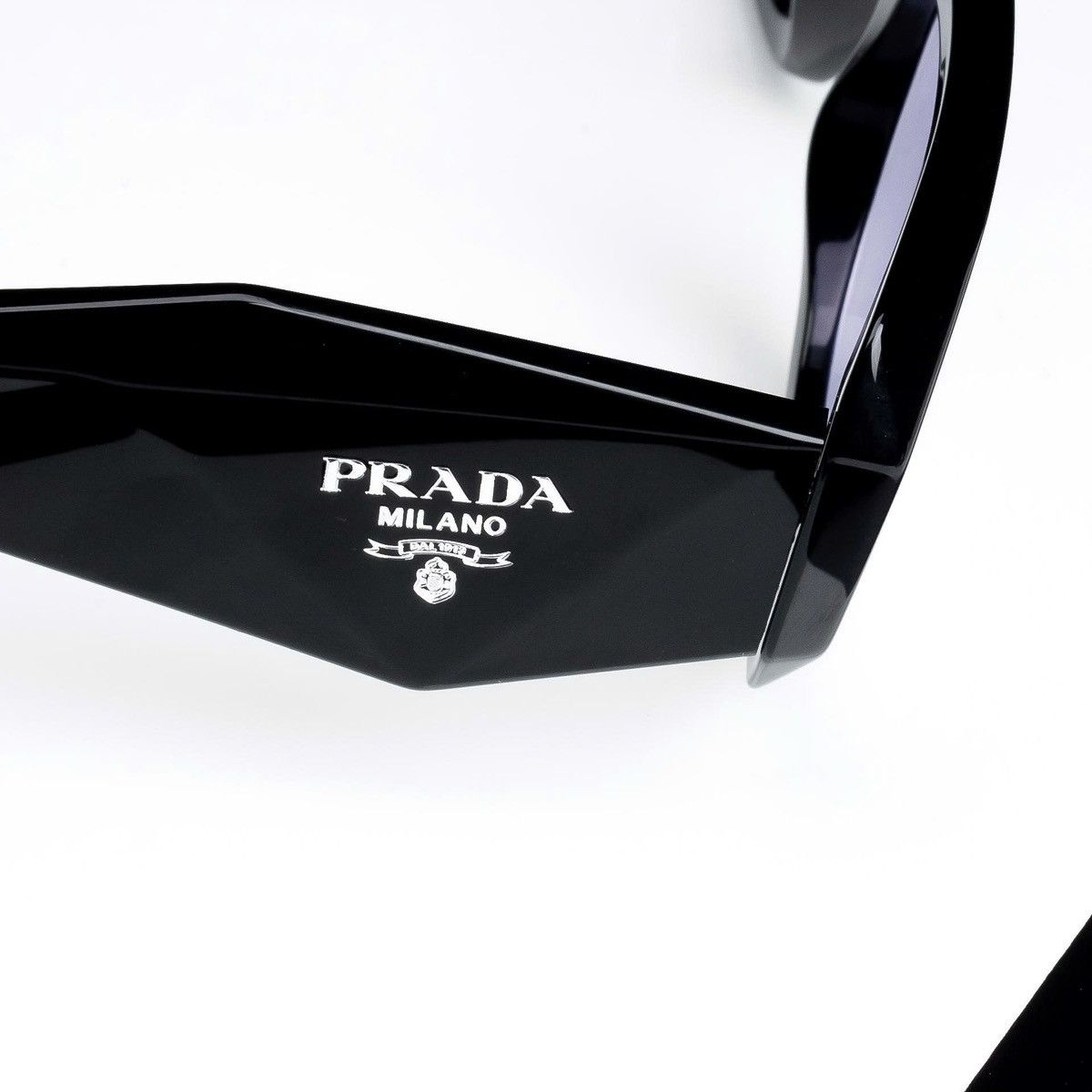 Prada PRADA 0PR 17WS 16K40J SUNGLASSES Size ONE SIZE - 2 Thumbnail