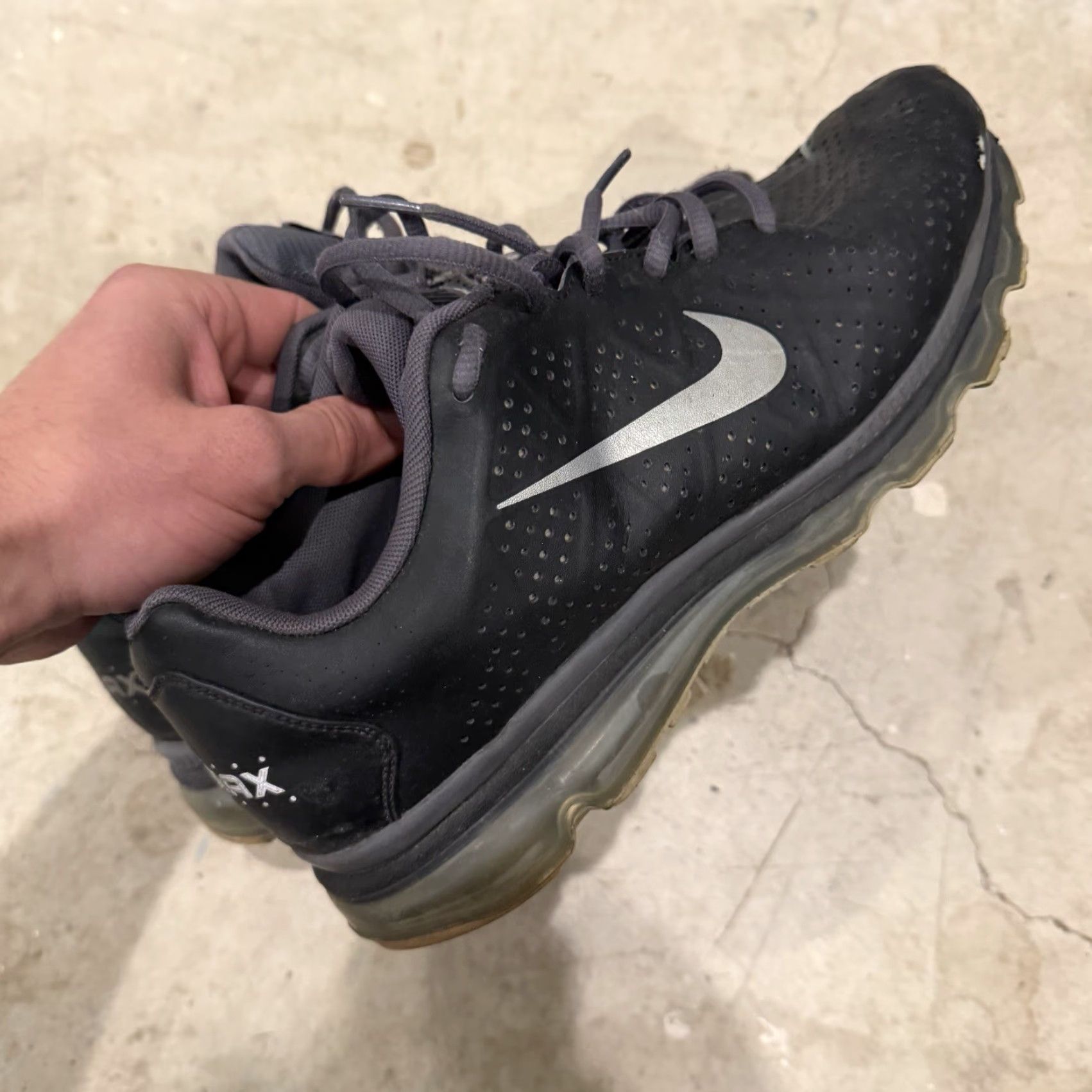 Nike Nike Air Max 2011 Mens Size 9.5 Black/Grey 456325-002 Distressed Sneakers Size US 10 / EU 43 - 5 Thumbnail
