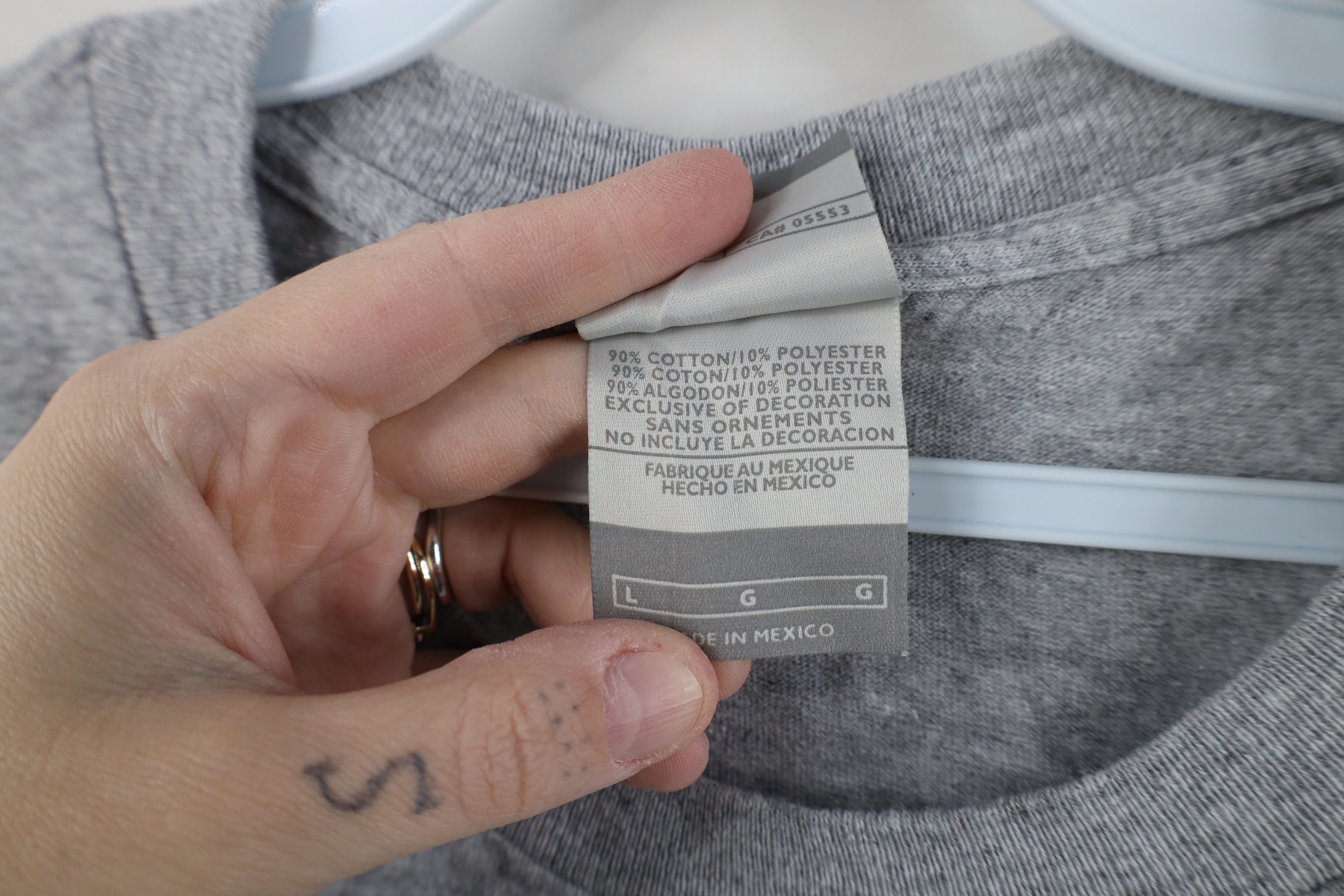 Nike Vintage Nike Mini Swoosh Short Sleeve T-Shirt Heather Gray Size US L / EU 52-54 / 3 - 8 Thumbnail