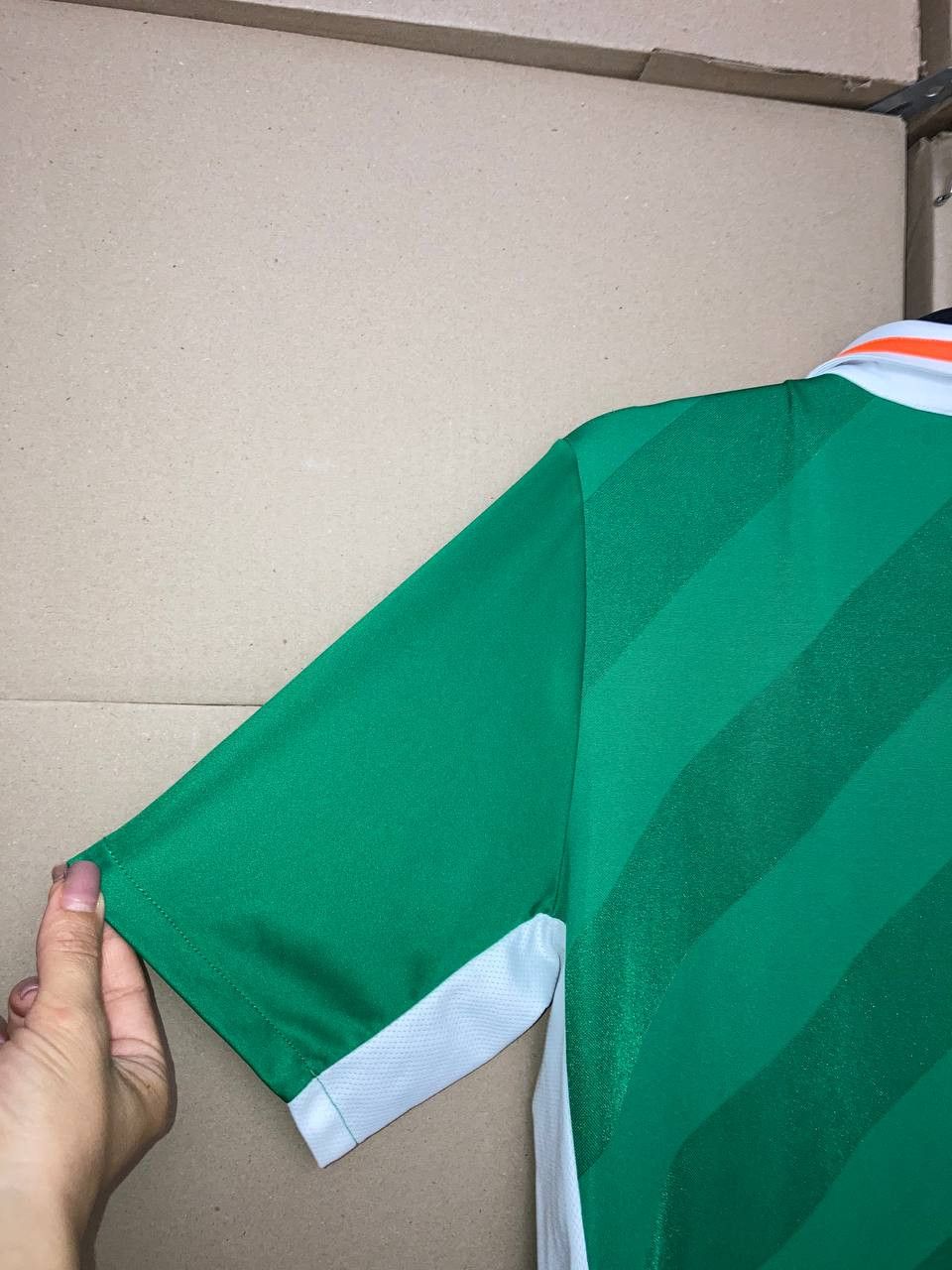 Umbro VINTAGE IRELAND 2016/2017 HOME FOOTBALL SHIRT UMBRO Y2K Size US M / EU 48-50 / 2 - 4 Thumbnail