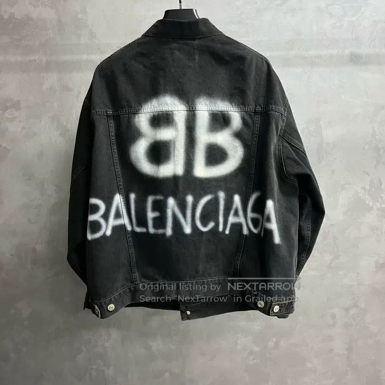 Balenciaga Balenciaga Black Spray Paint Effect Logo Denim Jacket Size US S / EU 44-46 / 1 - 5 Thumbnail