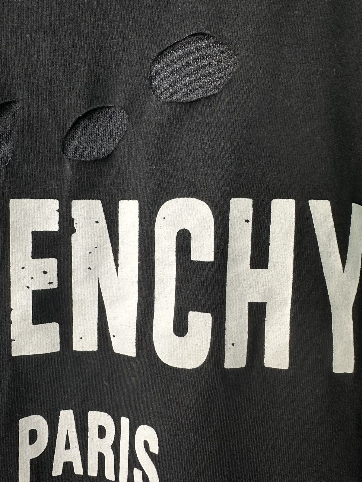 Givenchy Givenchy Tisci distressed logo T-shirt Size US S / EU 44-46 / 1 - 4 Thumbnail