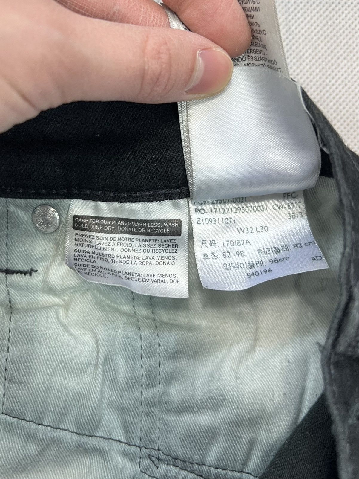 Levi's Pants Levi’s 502 Black Jeans 32/30 Red Tab Size US 32 / EU 48 - 4 Thumbnail