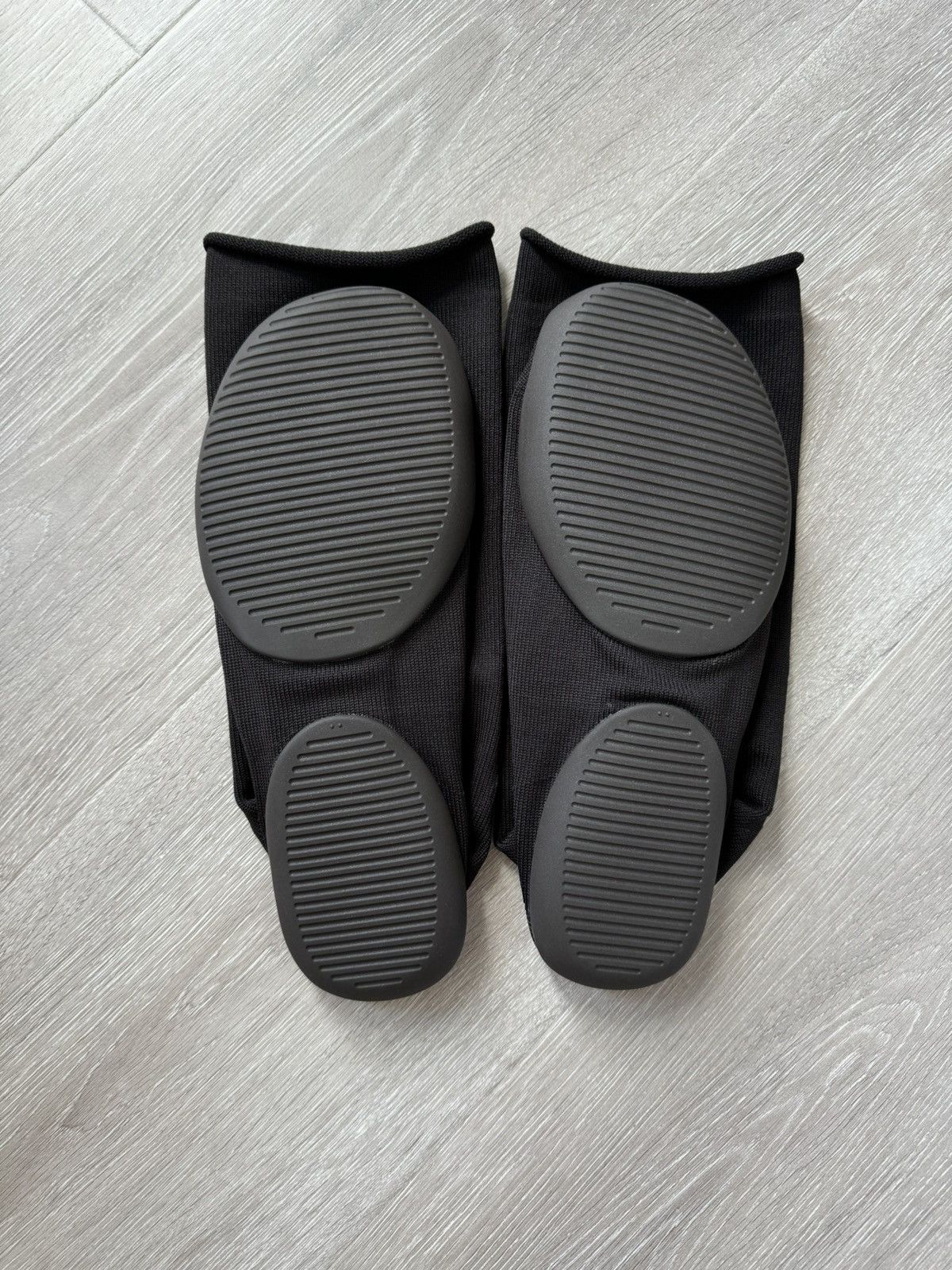 Yeezy Yzy Pods Size US 10 / EU 43 - 3 Thumbnail