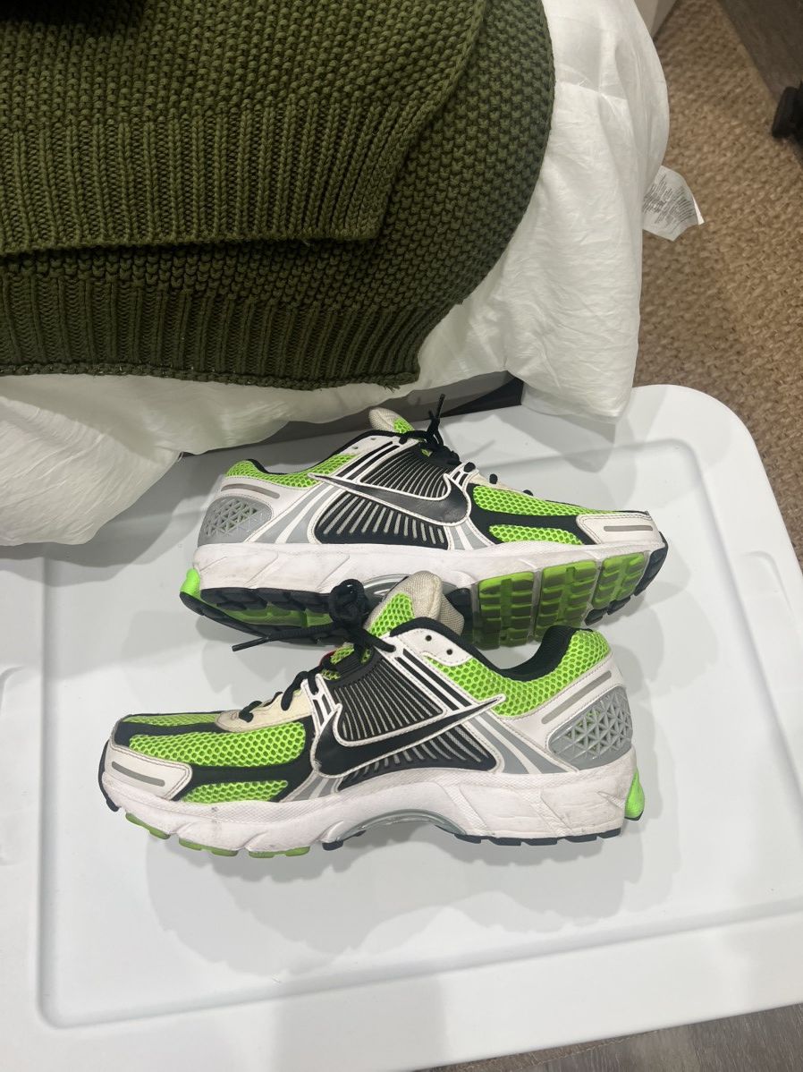 Nike Nike Vomero 5 Size US 11 / EU 44 - 2 Thumbnail