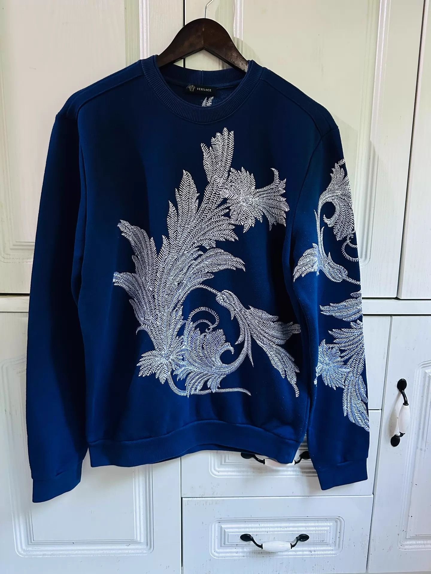 Versace Versace Runway 2-Sided Embroidered Sweatshirt Size S 98New Size US S / EU 44-46 / 1 - 1 Thumbnail