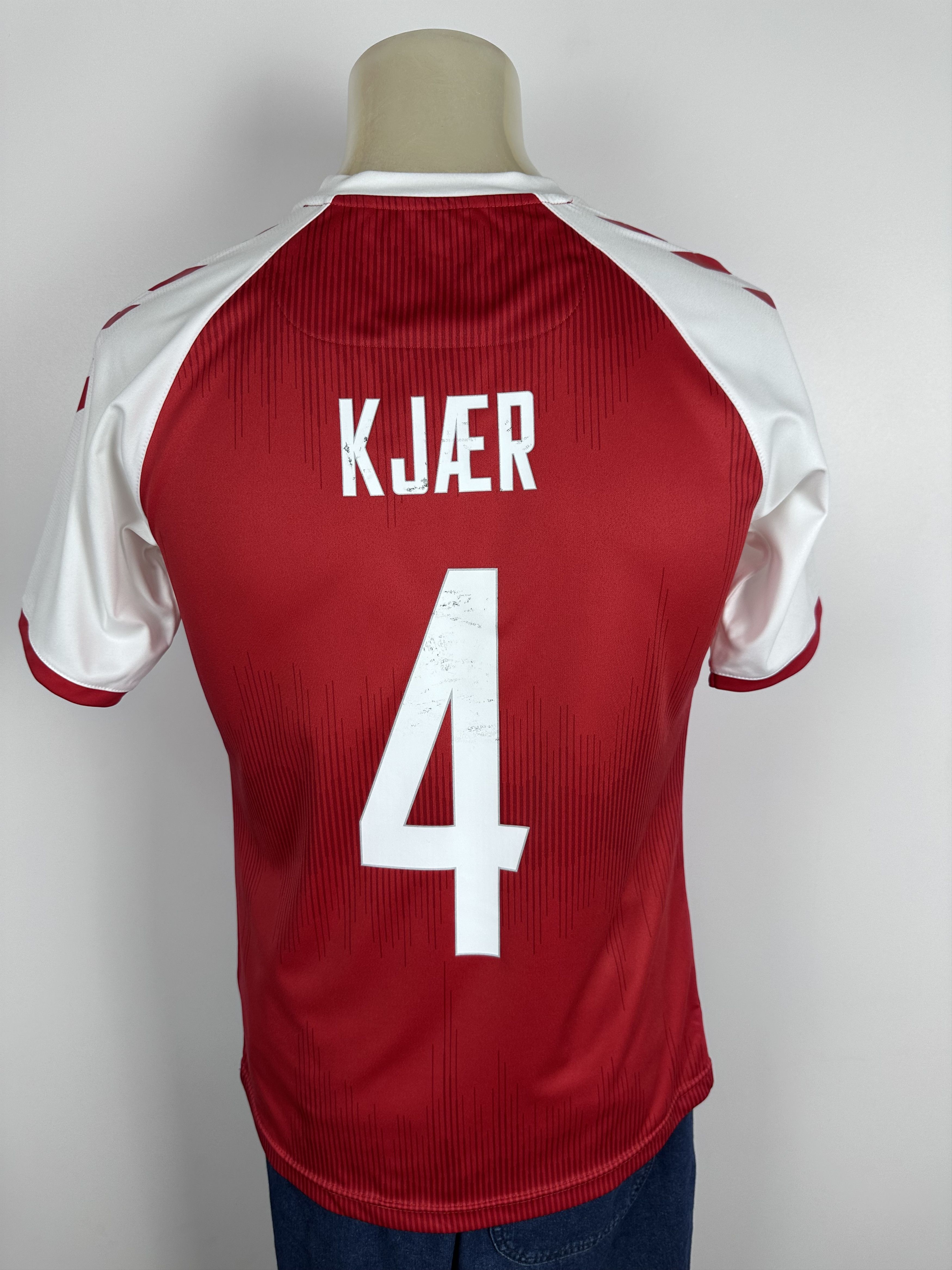 Hummel DENMARK 2022 23 SHIRT FOOTBALL SOCCER JERSEY HUMMEL #4 Kjaer Size US S / EU 44-46 / 1 - 1 Thumbnail