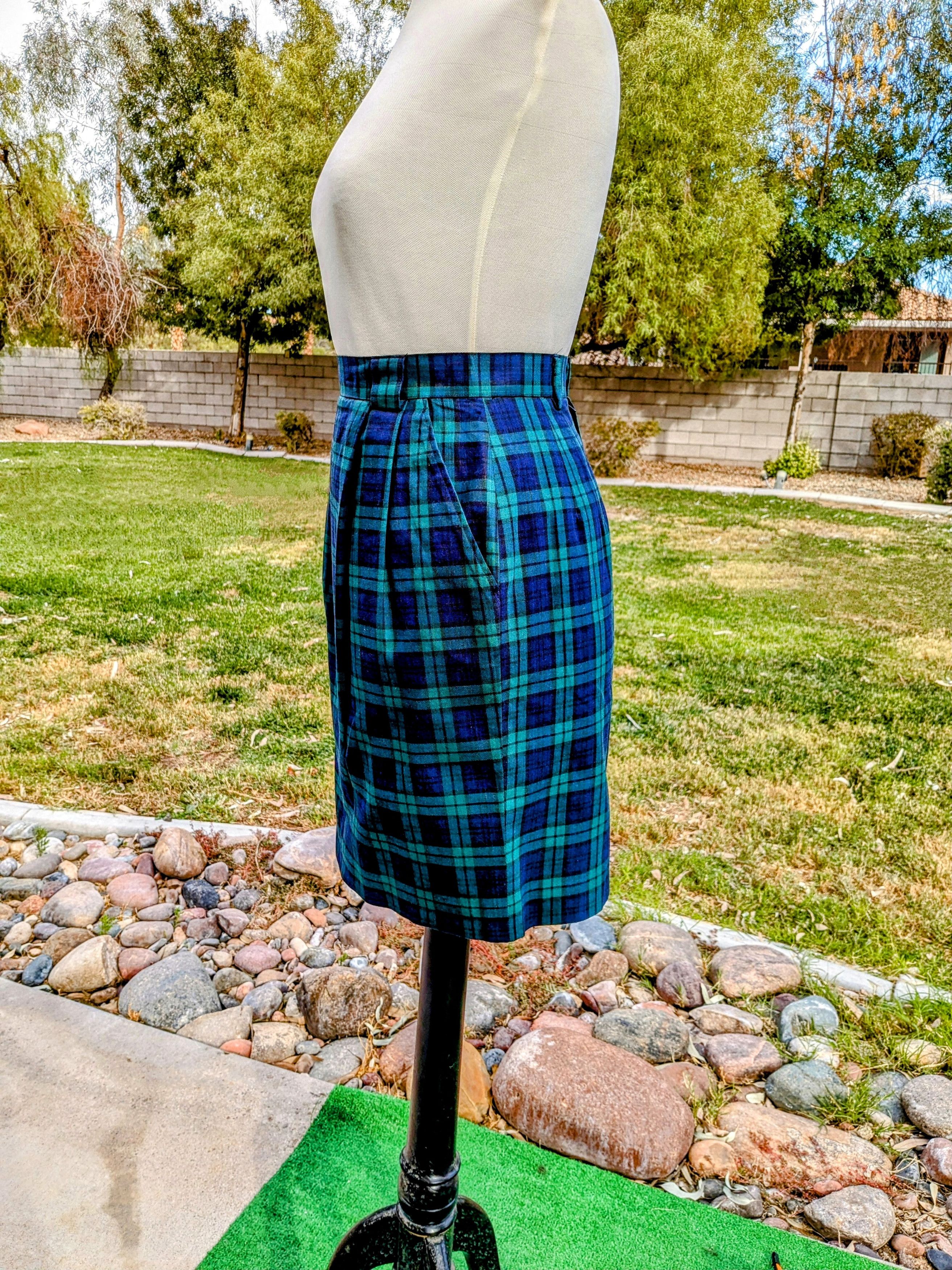 Vintage 1980s VTG Tartan Plaid Petite Tokyo Angel A-Line Skirt EUC Size 26" / US 2 / IT 38 - 5 Thumbnail