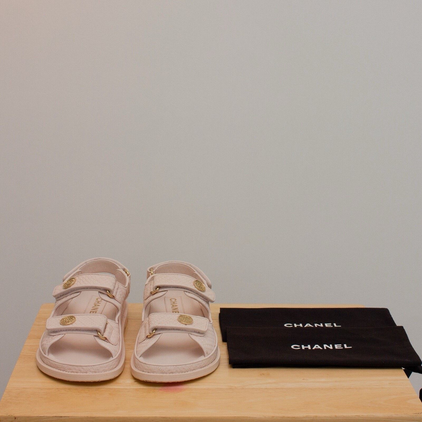 Chanel 1950$ CHANEL 2022 Calfskin Dad Medallion Sandals Pink 38 1/2 Size US 8.5 / IT 38.5 - 9 Thumbnail