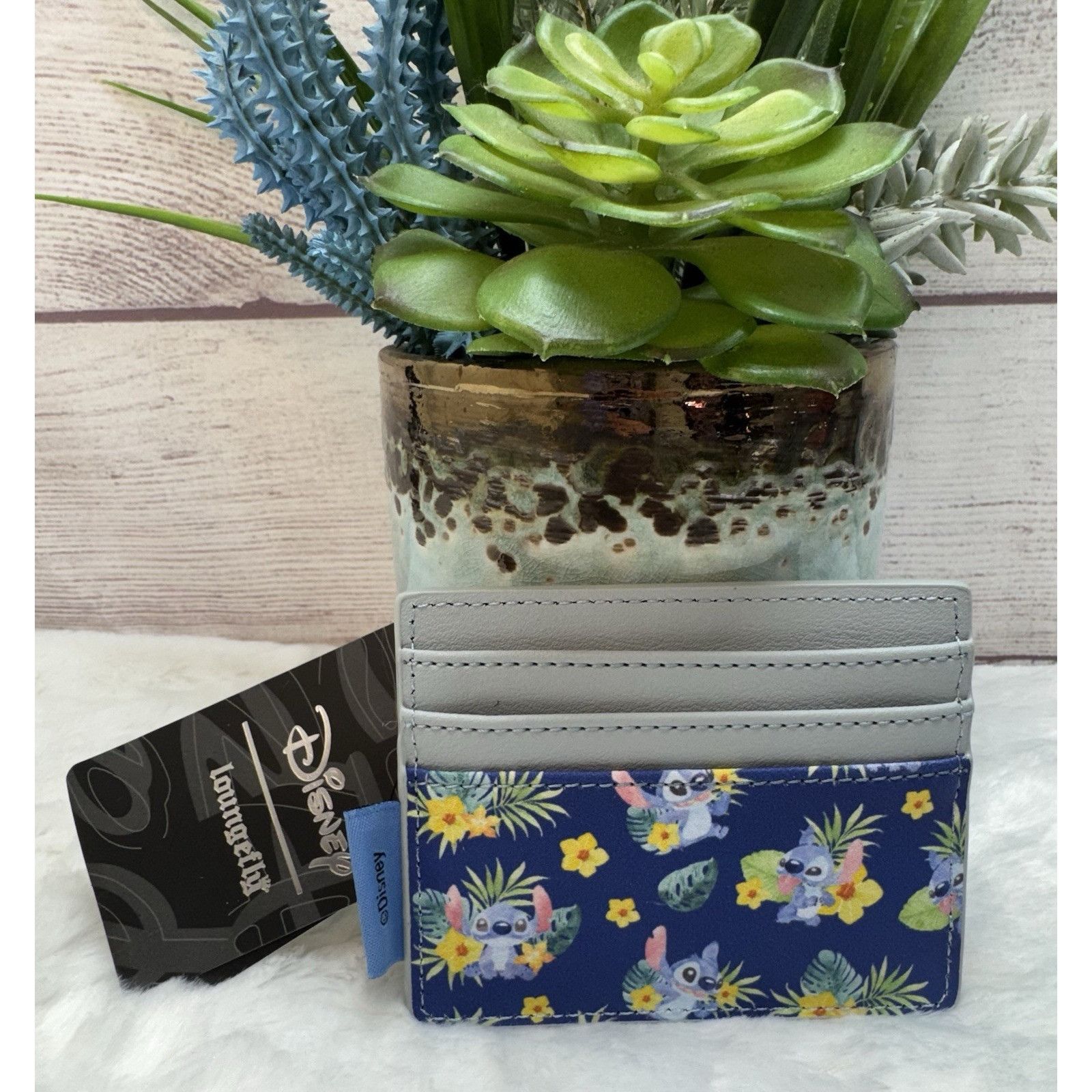 Disney Loungefly Disney Lilo & Stitch Floral Flower Cardholder NWT Size ONE SIZE - 1 Thumbnail