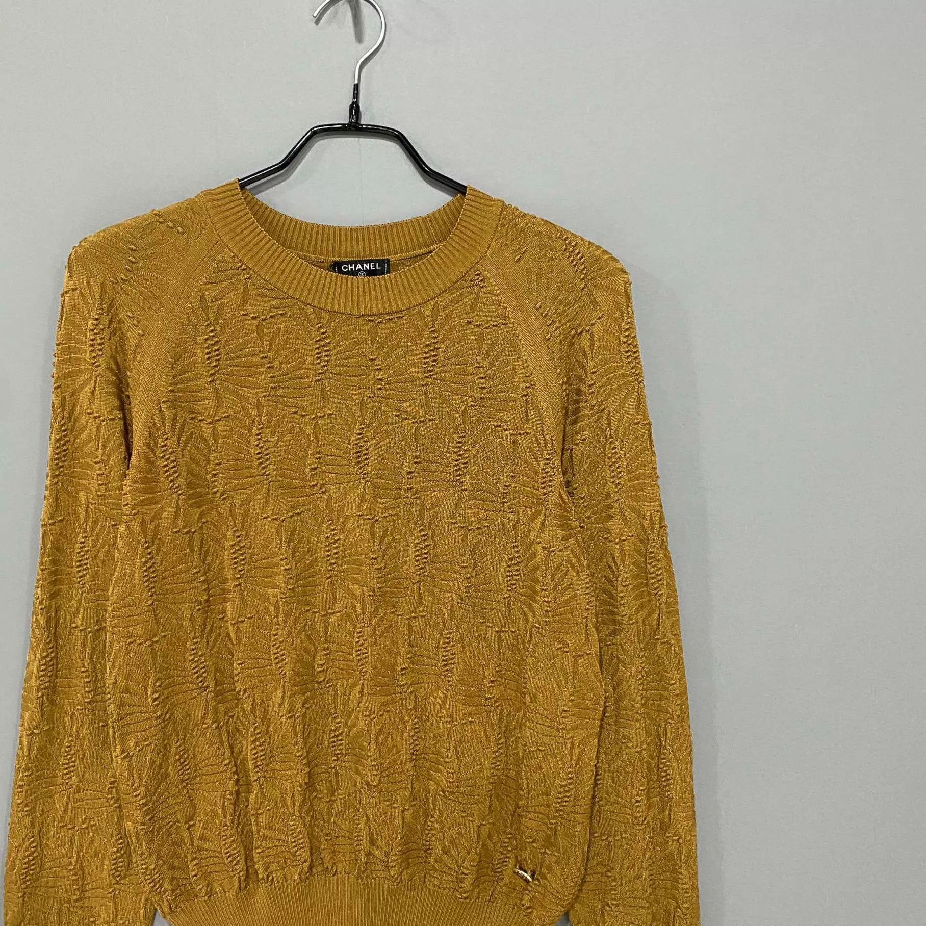 Chanel Chanel floral embossed silk sweater 34 Size XS / US 0-2 / IT 36-38 - 2 Thumbnail