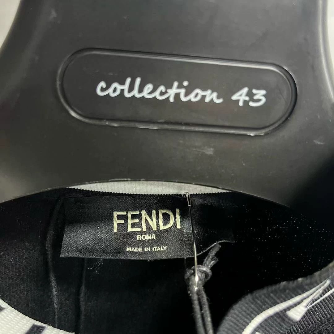 Fendi fendi black logo crewneck sweater for sale Size US L / EU 52-54 / 3 - 3 Thumbnail