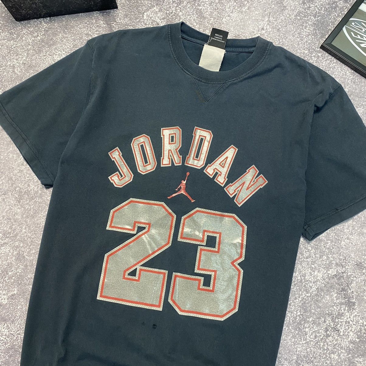 Jordan Brand Vintage Jordan 23 Big Centre logo 90’s Streetwear tee Size US M / EU 48-50 / 2 - 3 Thumbnail