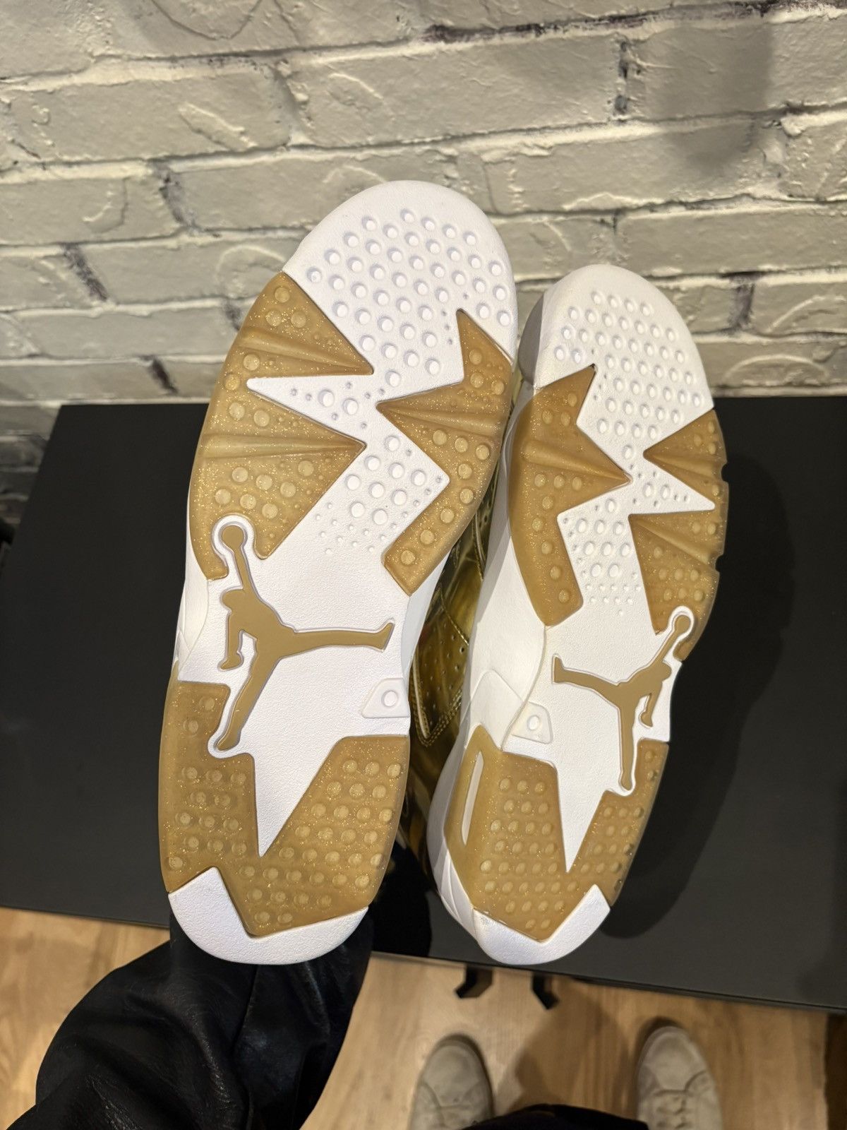 Jordan Brand Jordan 6 Retro Pinnacle Metallic Gold DS NB Size 10.5 Size US 10.5 / EU 43-44 - 4 Thumbnail