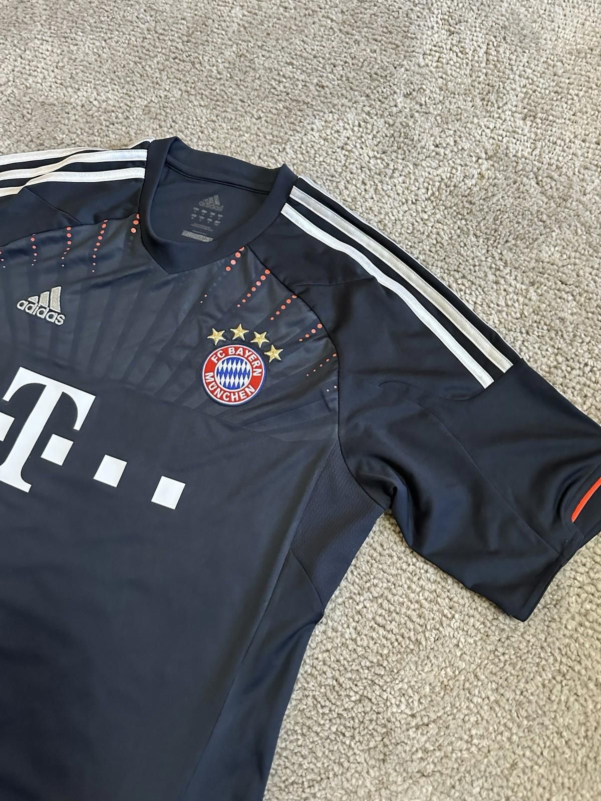Adidas Bayern Munchen 2012/13 3RD Football Shirt Soccer Jersey Size US M / EU 48-50 / 2 - 6 Thumbnail
