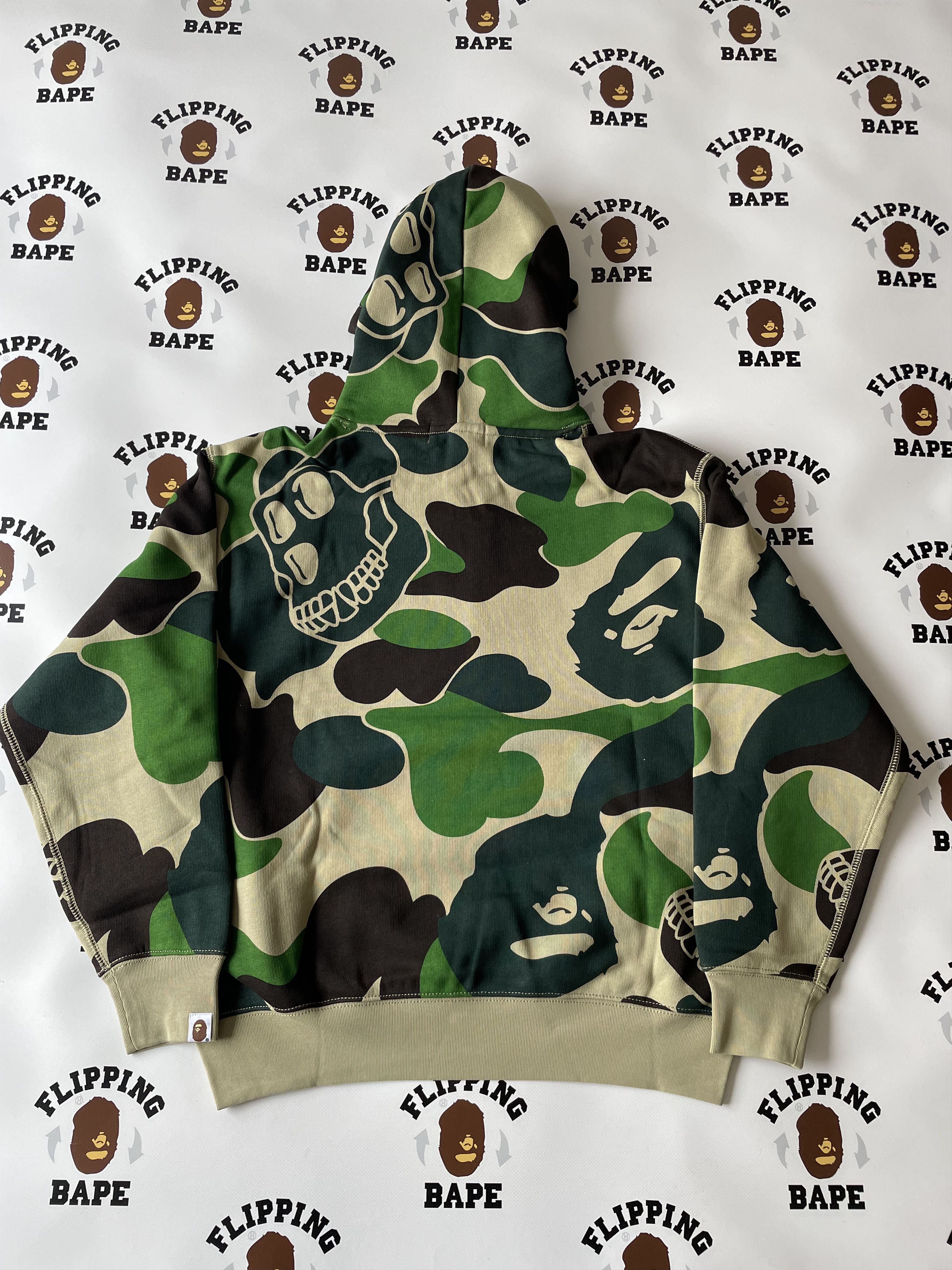 Bape BAPE X BAYC (BORED APE YACHT CLUB) PULLOVER HOODIE Size US M / EU 48-50 / 2 - 2 Thumbnail