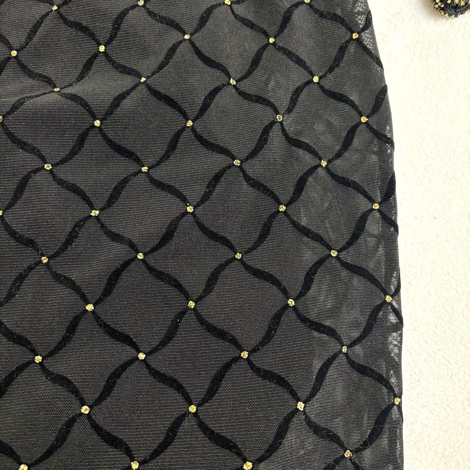 Nissan Nissa Black Long Sleeve Diamond Pattern, Gold Beaded Necklin Size M / US 6-8 / IT 42-44 - 12 Thumbnail