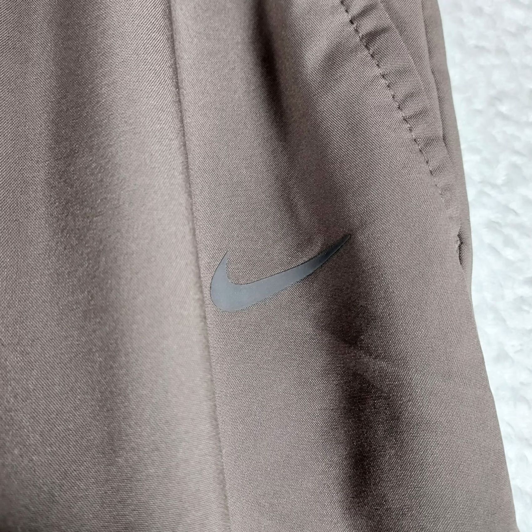 Nike Nike Dri-FIT Women’s Joggers Pants M Taupe Brown Lightweight Training Activewear Jogger Autumn Spring Winter Mens Womens Girls Boys Size 32" / US 10 / IT 46 - 3 Thumbnail
