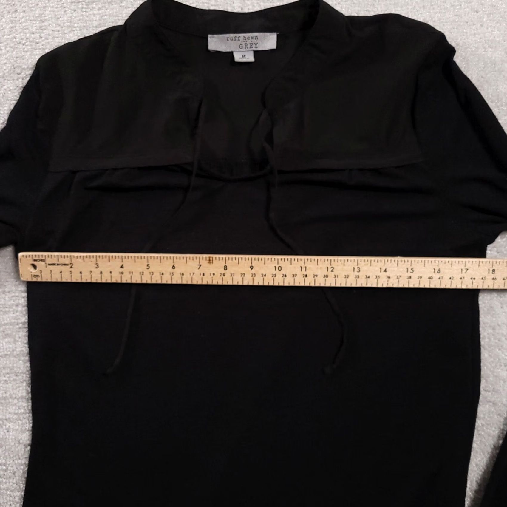 Vintage VINTAGE? No. Ruff Hewn Grey Womens Tunic Top Black V-Neck Long Sleeve Tie Size M Size M / US 6-8 / IT 42-44 - 3 Thumbnail