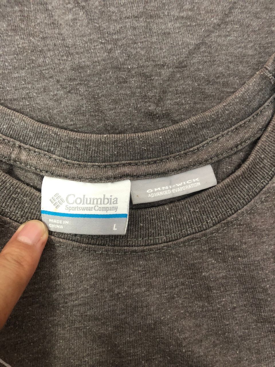 Vintage Vintage Columbia Omni-wick Tshirt Size US L / EU 52-54 / 3 - 10 Thumbnail