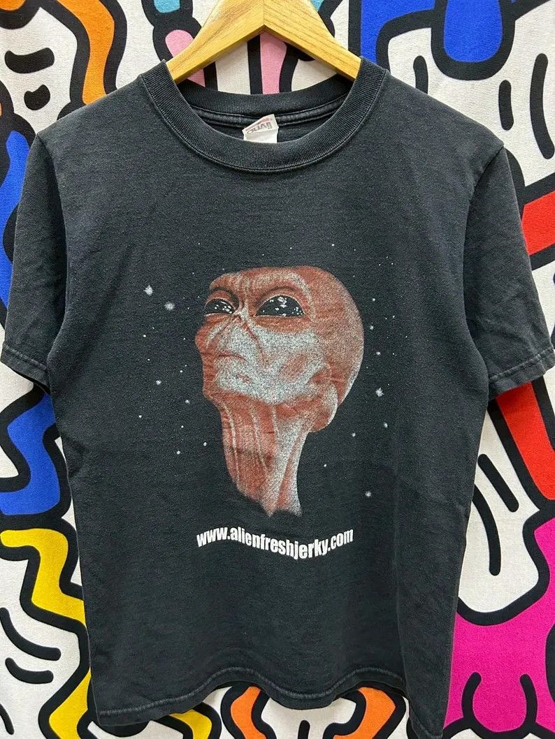 Vintage Vintage 2000s Alien tshirt size S Size US S / EU 44-46 / 1 - 2 Thumbnail