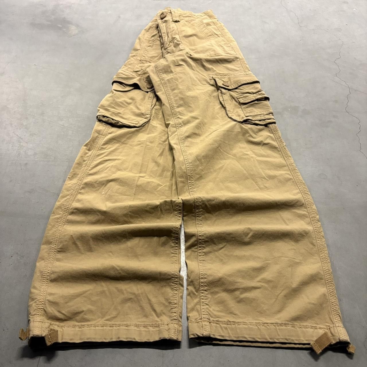 Vintage Crazy Vintage Y2K/2000s Baggy Skater Style Khaki Jogger Cargo Pants! Size US 27 - 1 Thumbnail