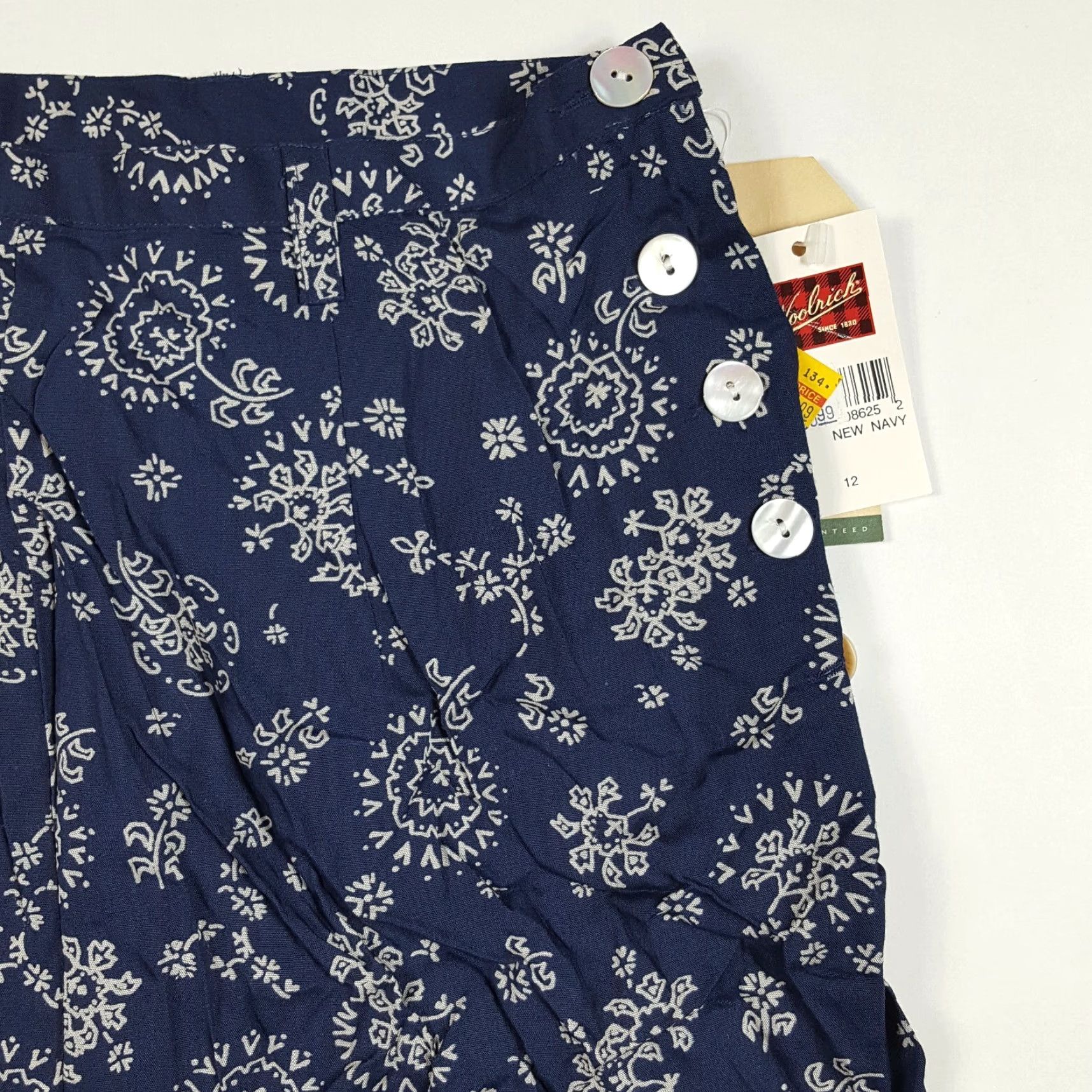 Vintage VINTAGE Woolrich Navy Outdoor High Waist Women's Shorts 12 Poplin Rayon Button Pleated 90s Retro Golf Tennis Mens/Womens Size 26" / US 2 / IT 38 - 3 Thumbnail