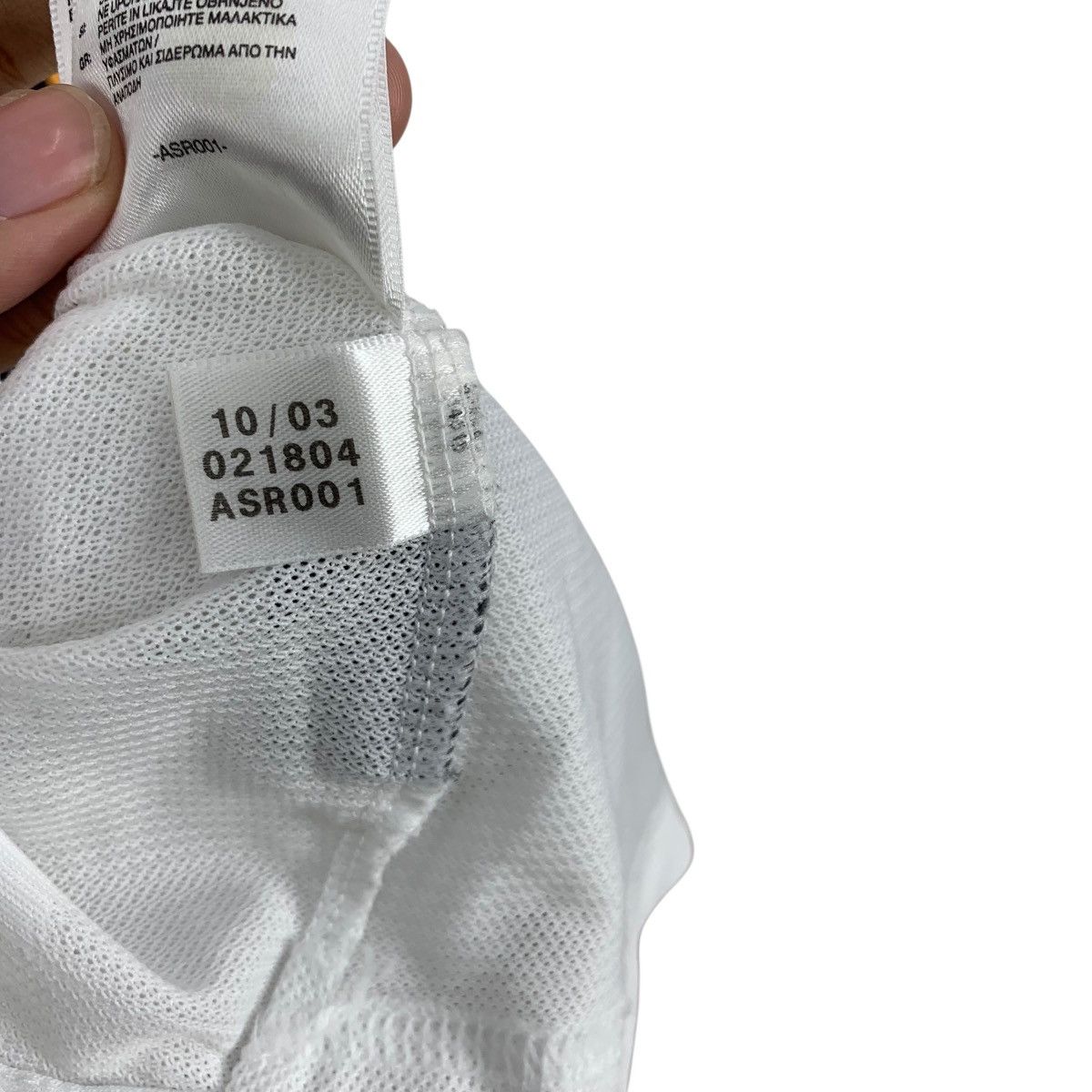 Adidas ADIDAS REAL MADRID Home 2004-2005 Season Football Jersey Size US S / EU 44-46 / 1 - 16 Thumbnail