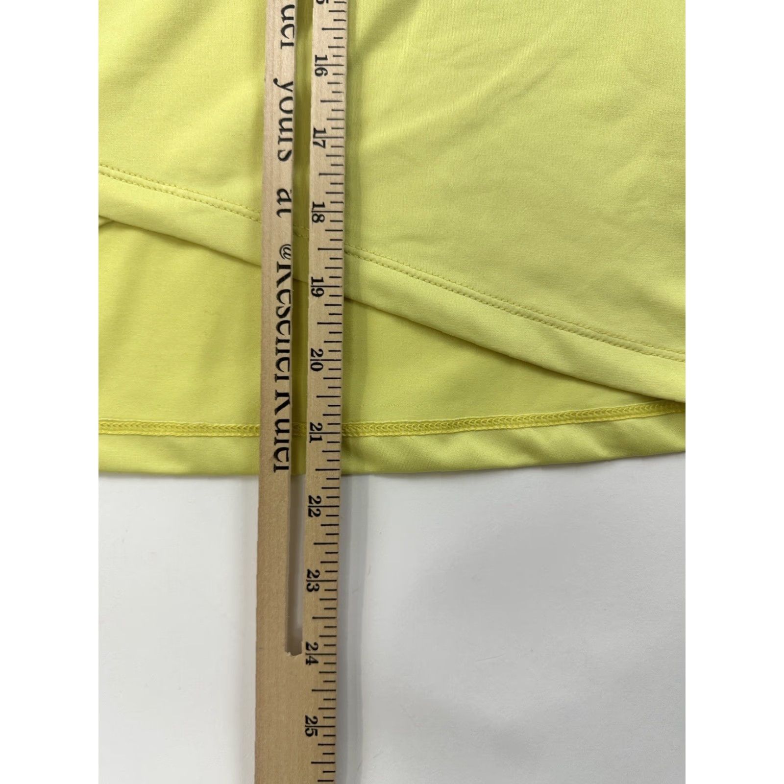 Vintage Columbia Shirt Womens XS Yellow Short Sleeve V-Neck Omni-Shade Sun Protection Jersey T-Shirt Size XS / US 0-2 / IT 36-38 - 6 Thumbnail