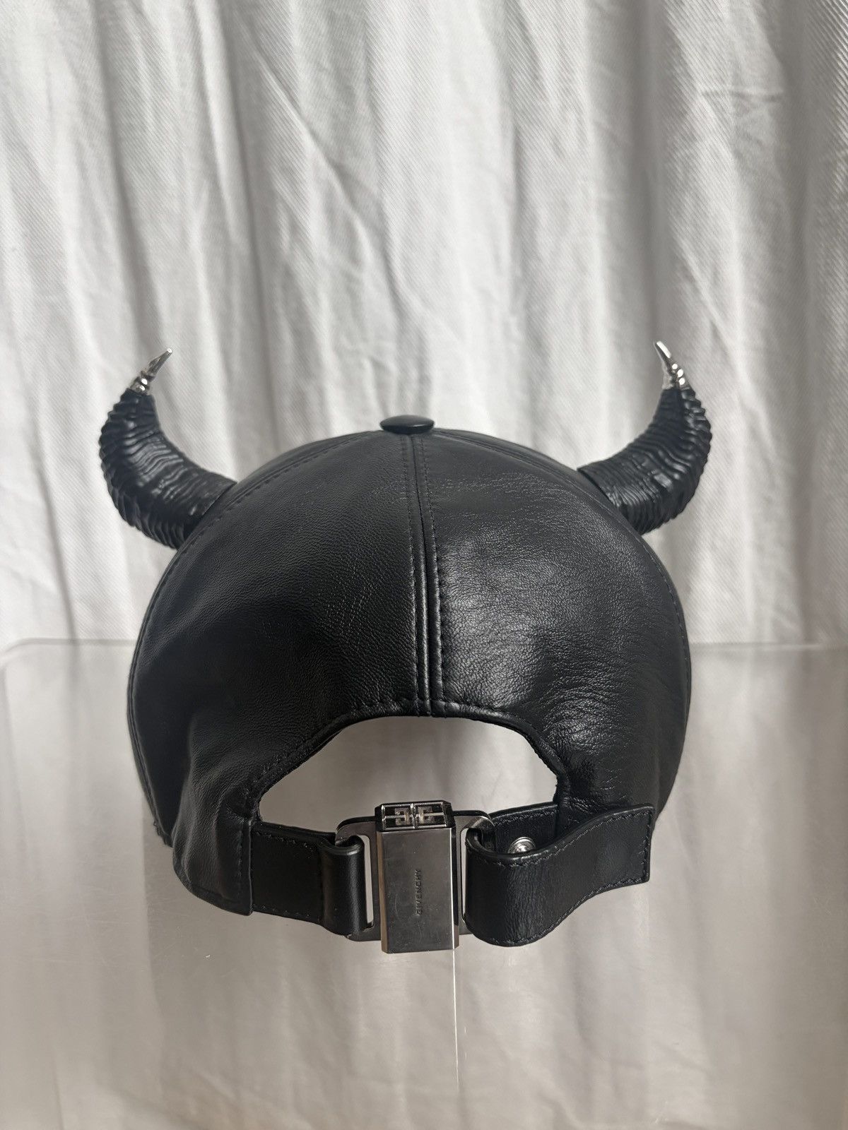 Givenchy SS21 Devil Horn Leather Cap Size ONE SIZE - 7 Thumbnail