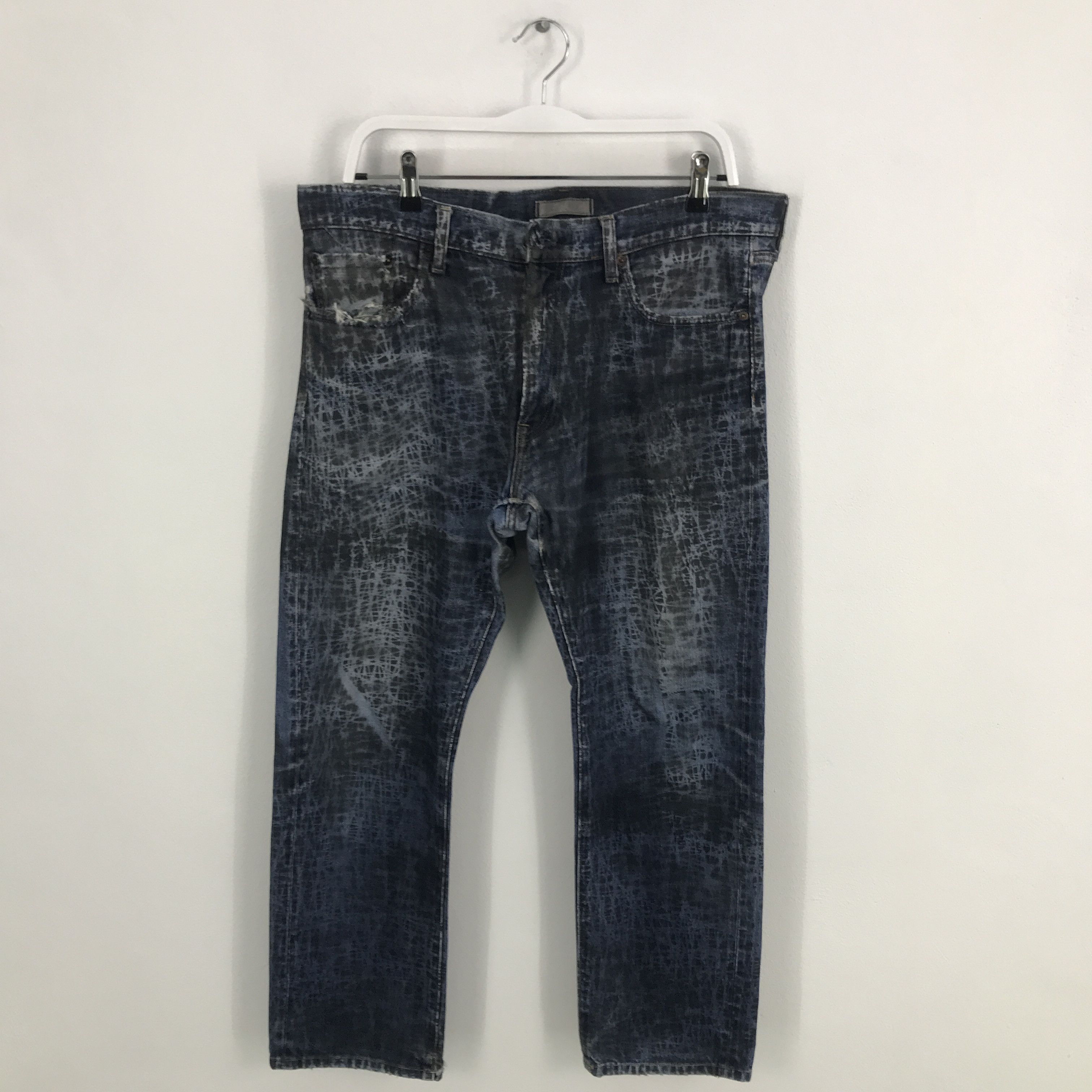 Japanese Brand × Uniqlo Rare Uniqlo Regular Custom Art Style Denim Jeans Size US 35 - 1 Thumbnail