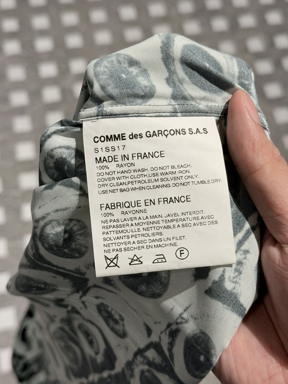 Comme des Garcons SHIRT × Supreme Eyes Rayon Shirt Size US XL / EU 56 / 4 - 3 Thumbnail