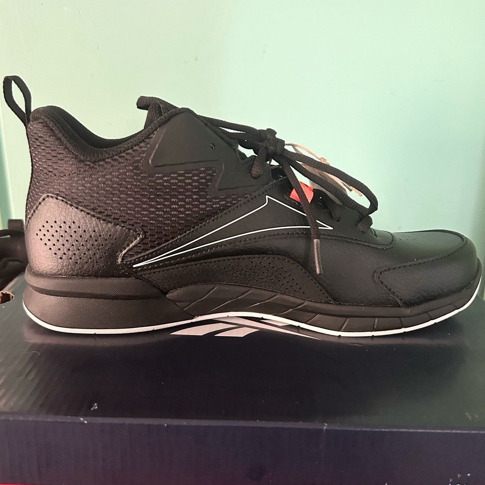 Reebok Reebok More Buckets Basketball Sneakers Shoes Youth 7 Mens 7 Size US 7 / EU 40 - 7 Thumbnail