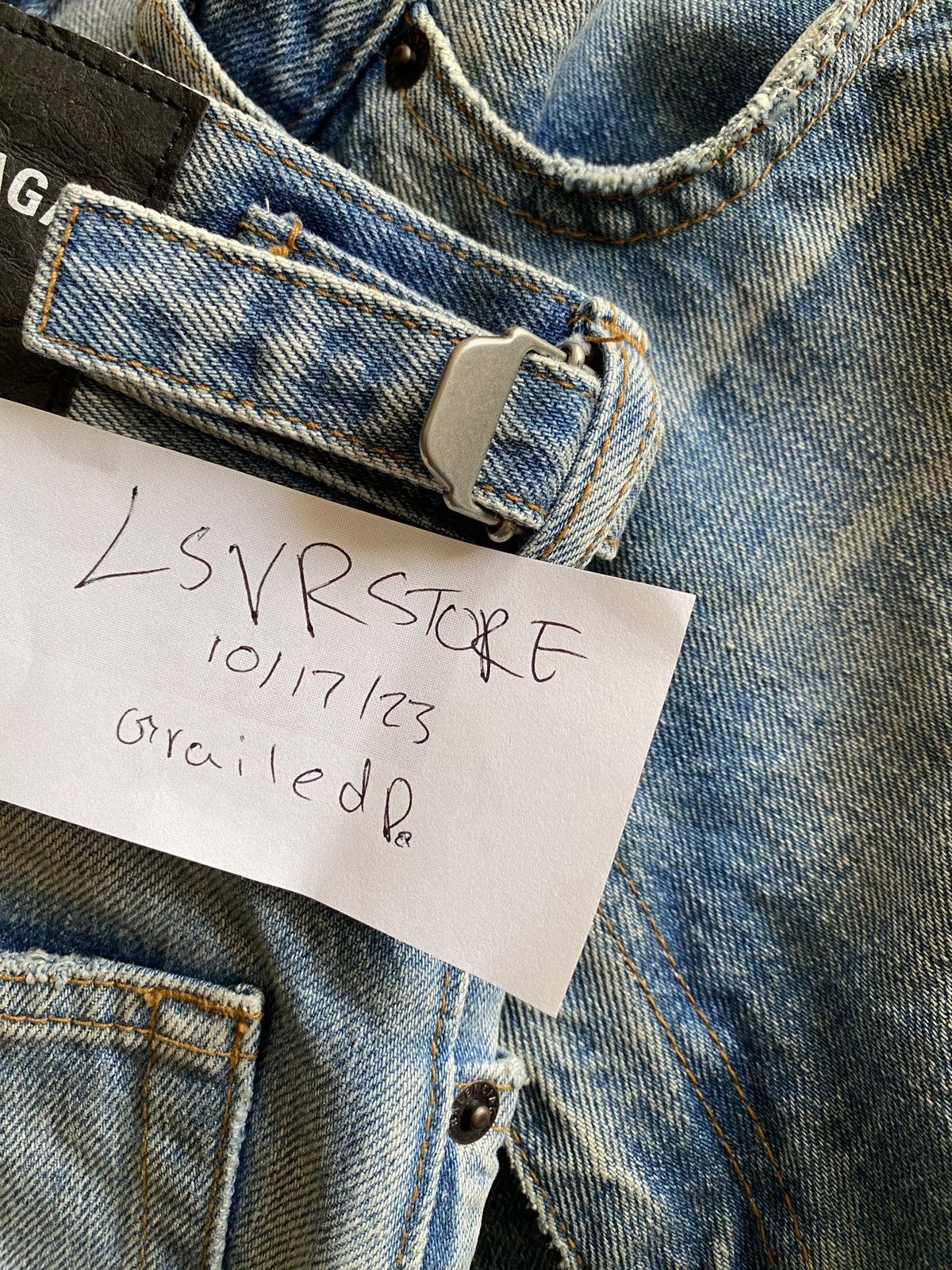 Balenciaga BALENCIAGA Destroyed Super Large Baggy Blue Jean OG size S Size US 32 / EU 48 - 11 Thumbnail