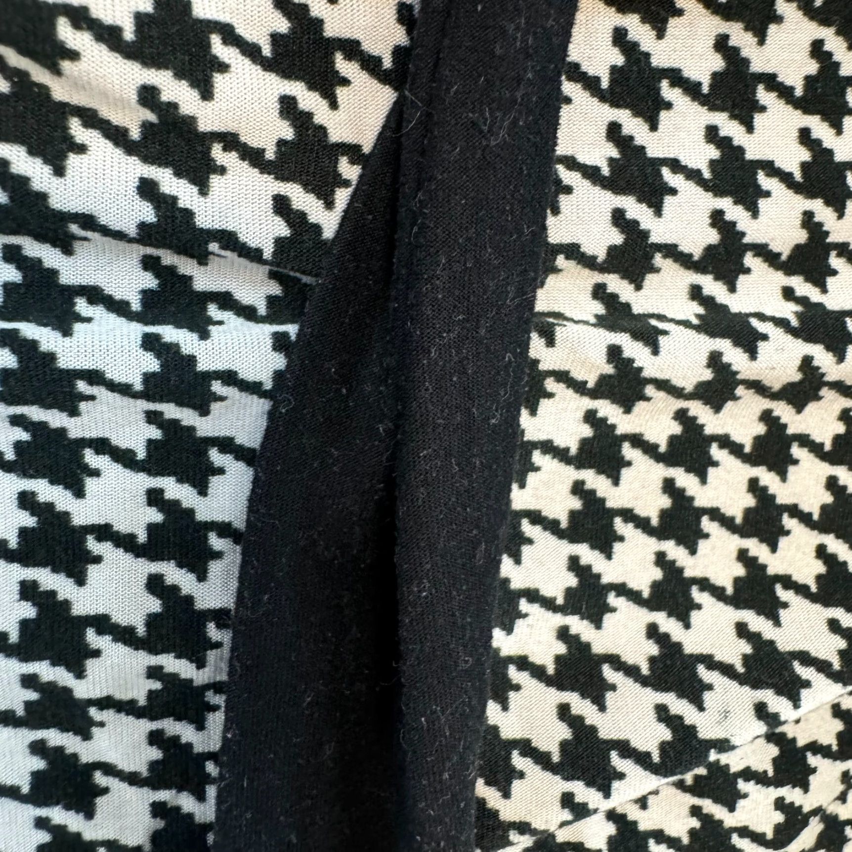 Vintage VINTAGE Glam Shirt S XS Black Houndstooth Slinky Stretch Preppy Corpcore 90s Mens Women Girls Size S / US 4 / IT 40 - 4 Thumbnail