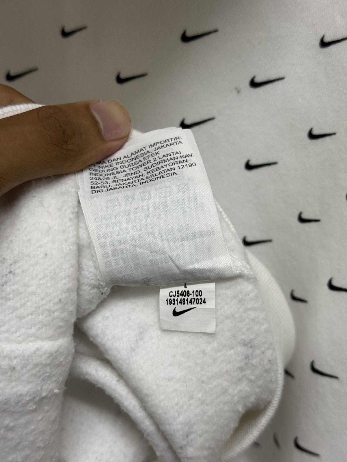 Nike Nike All Over Print Swoosh Logo Hoodie Size US L / EU 52-54 / 3 - 7 Thumbnail
