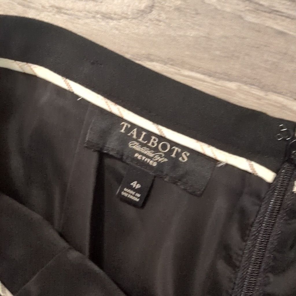 Talbots Talbots Petites Viscose Blend Pleated Pencil Skirt Size 4P Size 27" / US 4 / IT 40 - 2 Thumbnail