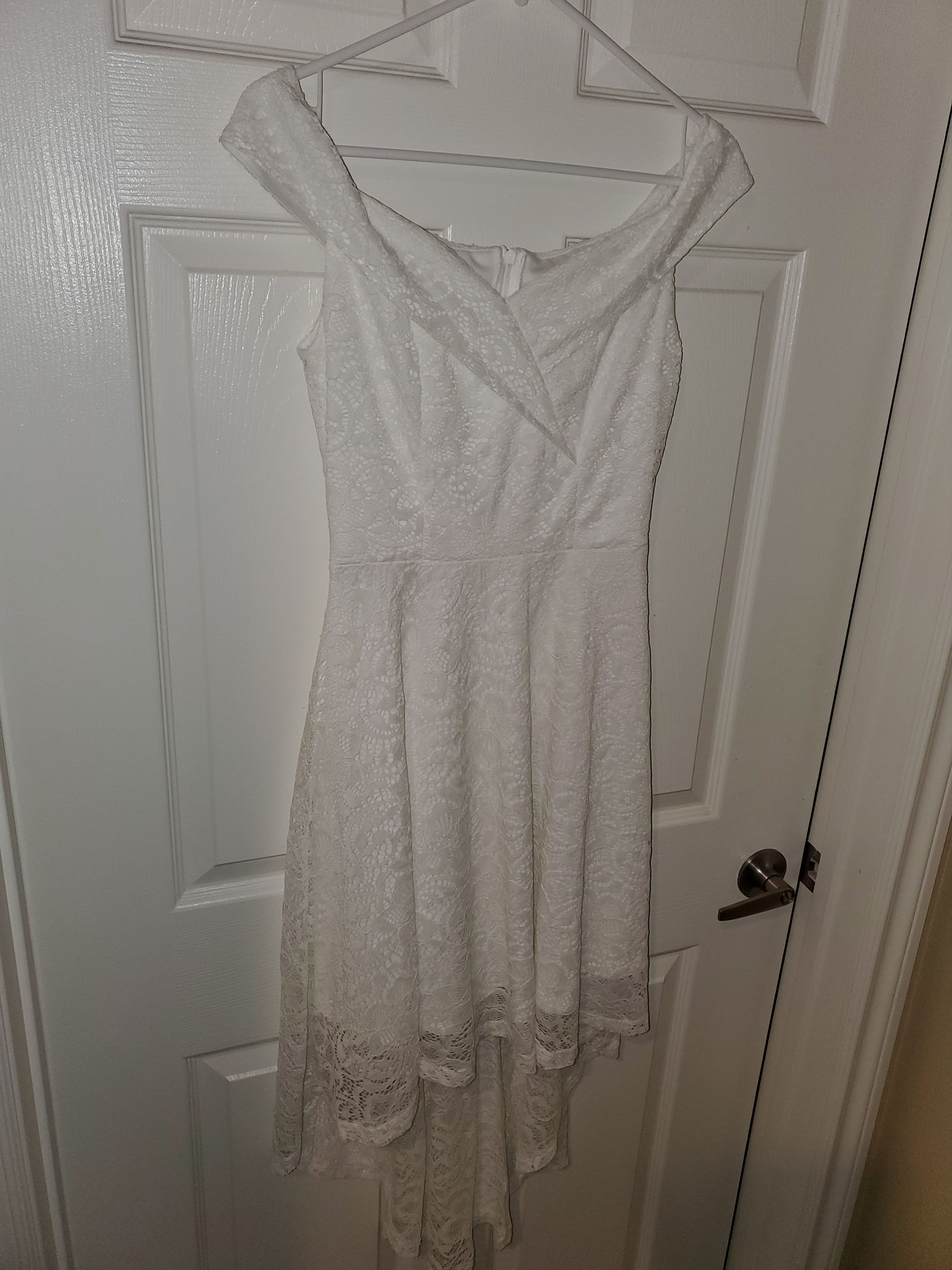 Other Elegant Off the shoulder hi-low white lace dress (size s) Size S / US 4 / IT 40 - 2 Thumbnail