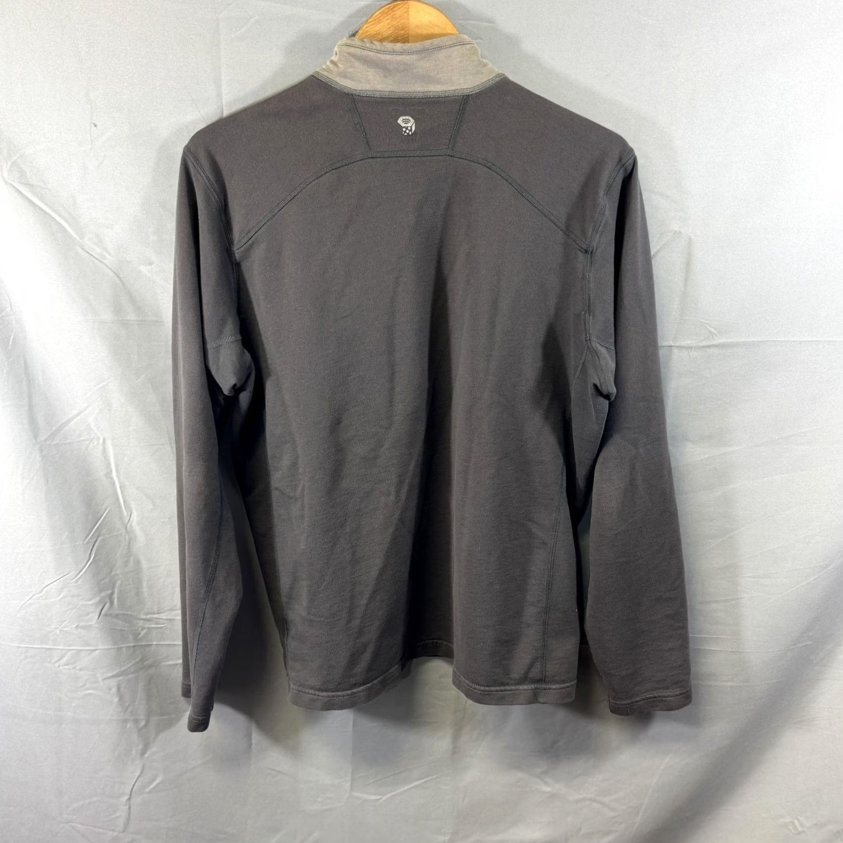 Mountain Hardwear Mountain Hardwear Pullover Mens Large Gray Quarter Zip Mock Neck Chest Pocket Sweatshirt L Regular String? Size US L / EU 52-54 / 3 - 2 Thumbnail