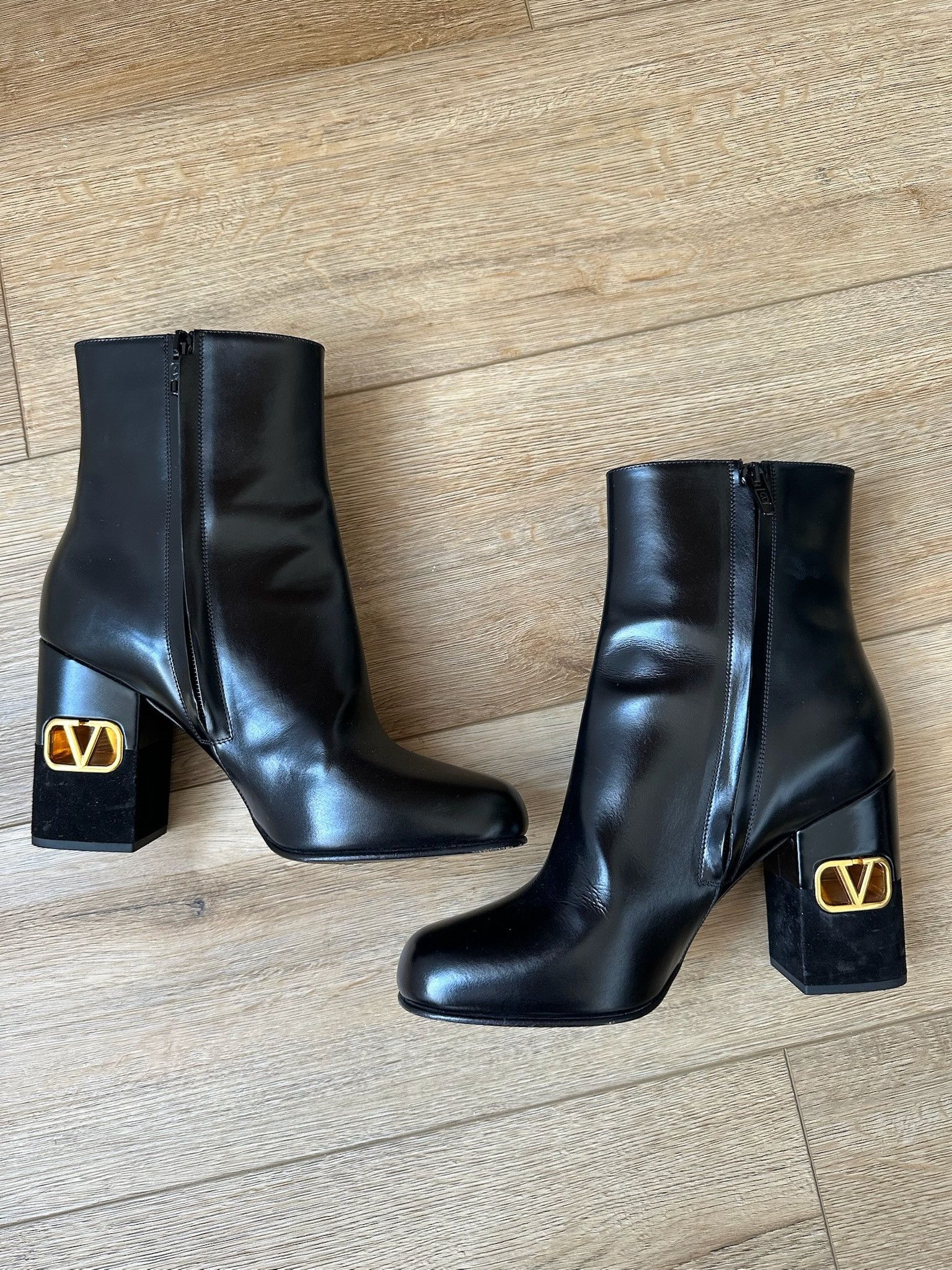 Valentino 🔥SALE🔥 Valentino Garavani Women’s Block Heel Logo Booties Size US 7 / IT 37 - 4 Thumbnail