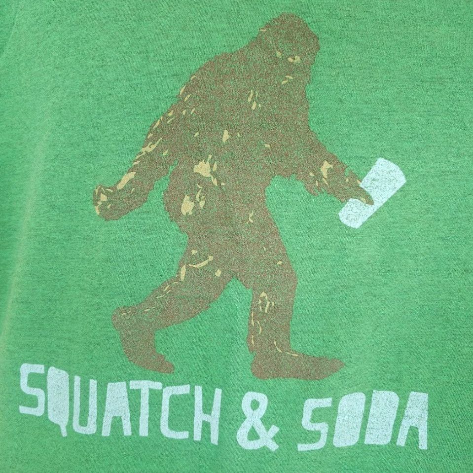 Vintage **Green Mens Large Squatch & Soda T-Shirt Funny Humor** User: **Green Mens Large Squatch & Soda T-Shirt Funny Humor** Size US L / EU 52-54 / 3 - 3 Thumbnail