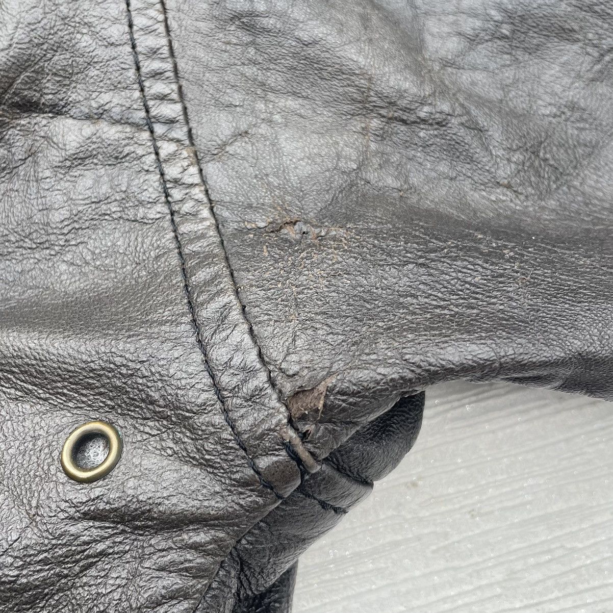 Avirex Distressed Avirex 1989 Heavy Flight Bomber Leather Jacket Size US M / EU 48-50 / 2 - 22 Thumbnail